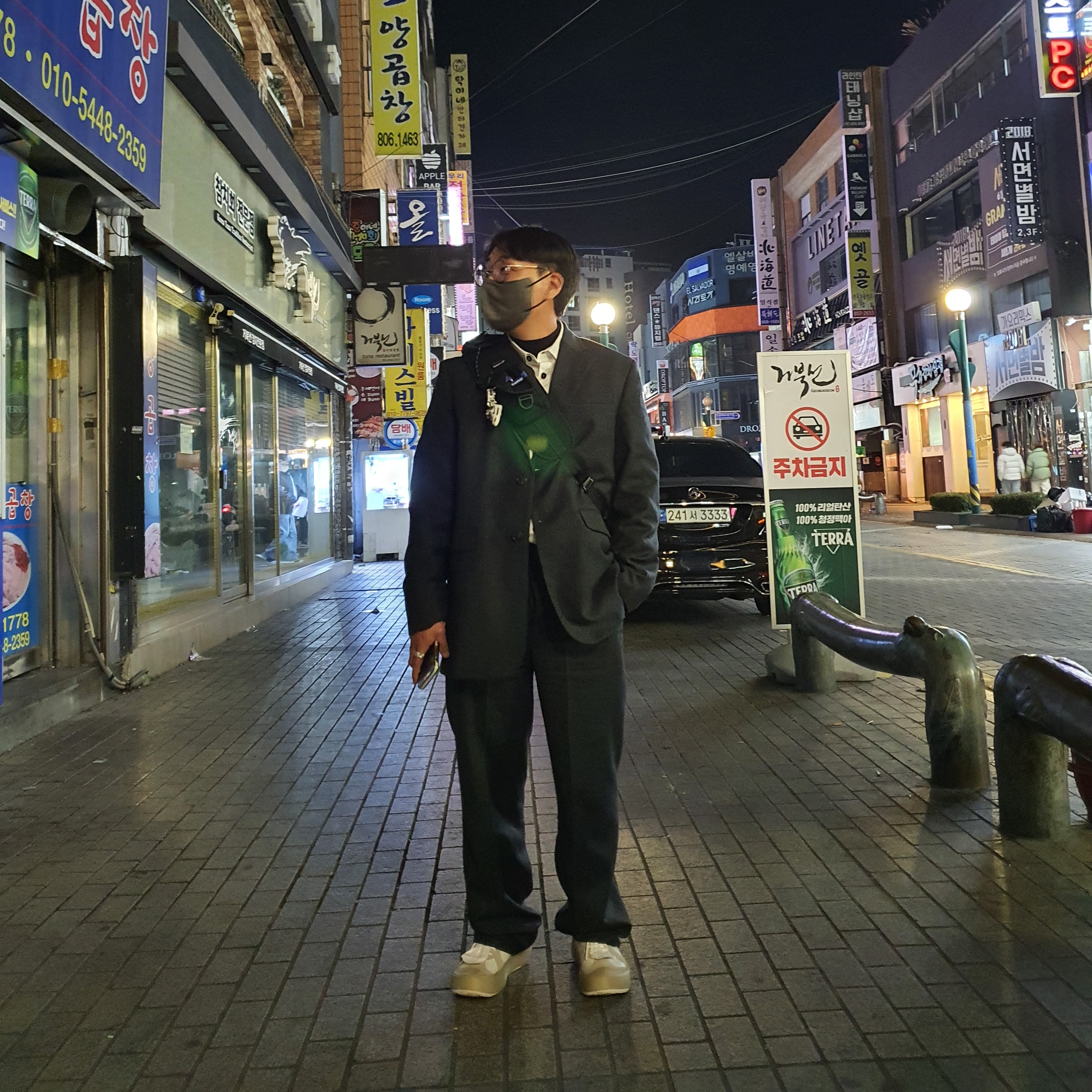 Camper x Ader Error Proto-240-S Cinder German Shoes, Zara x Ader Error Oversized Shirt White 착용 스타일
