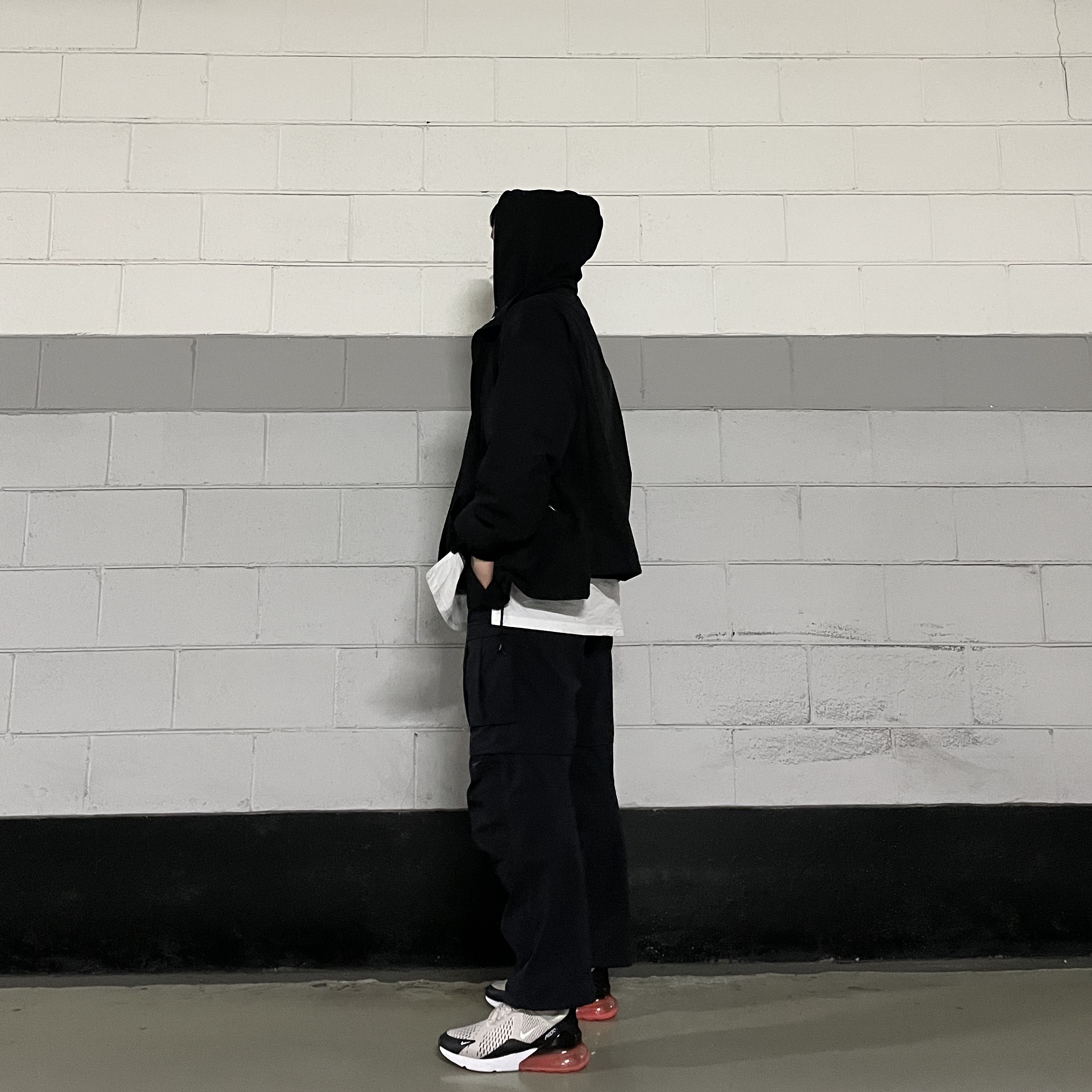 Nike Air Max 270 Light Bone Hot Punch, Nike ACG Smith Summit Cargo Pants Black - Asia 착용 스타일