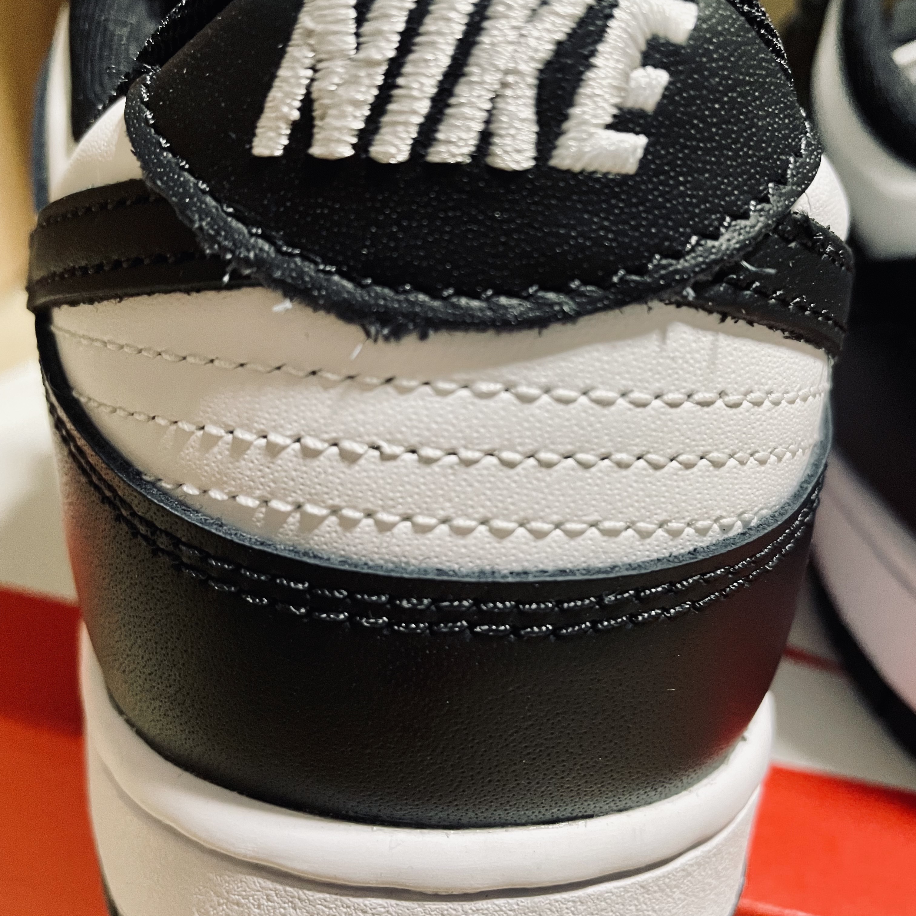 Nike Dunk Low Retro Black 착용 스타일 - 4