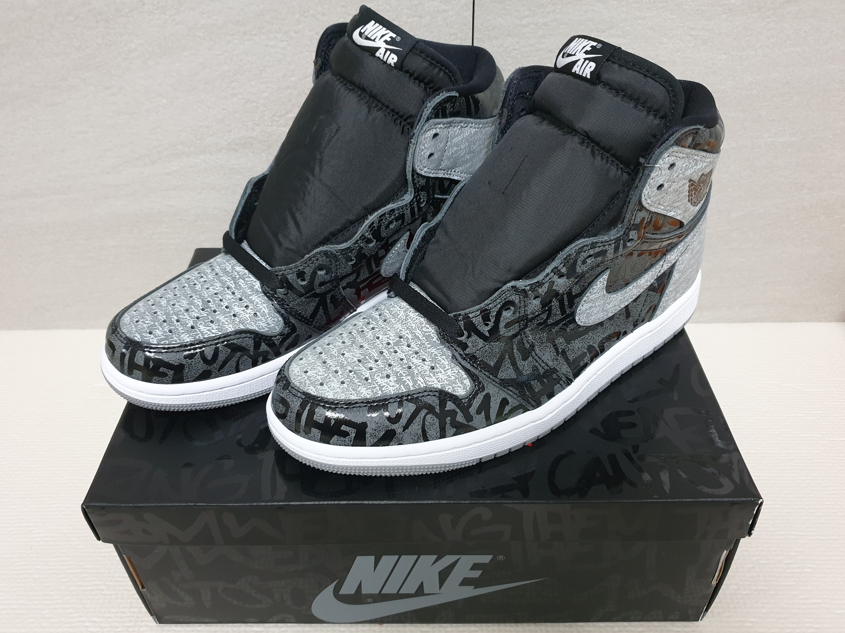 Jordan 1 Retro High OG Rebellionaire 착용 스타일 - 1