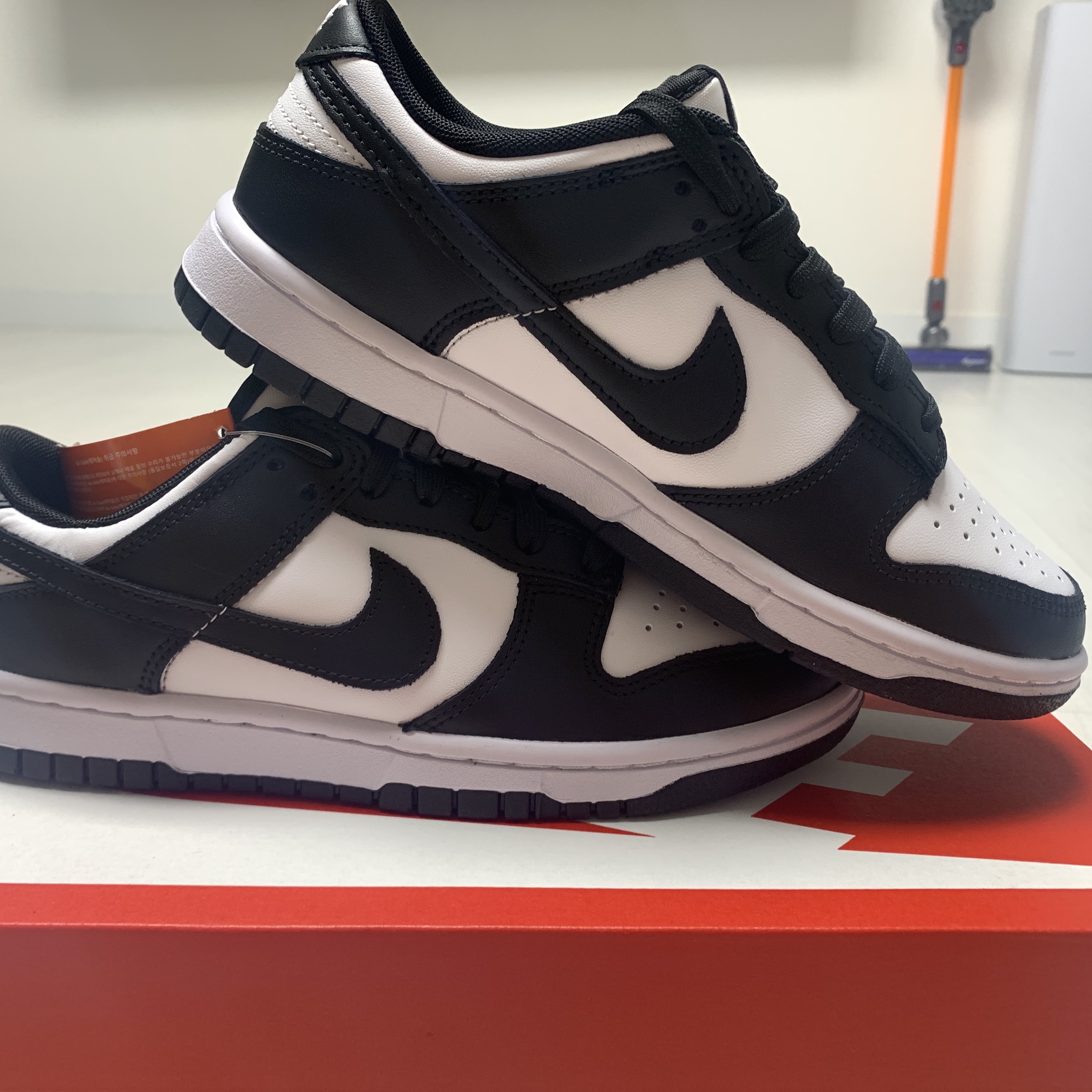 Nike Dunk Low Retro Black 착용 스타일 - 4