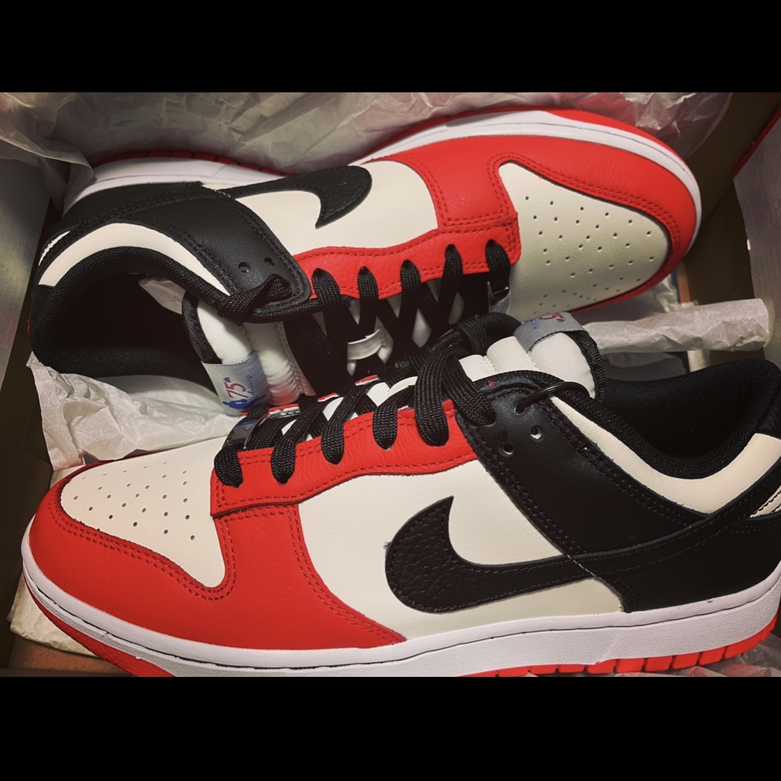 (GS) Nike x NBA Dunk Low Black and Chile Red 착용 스타일