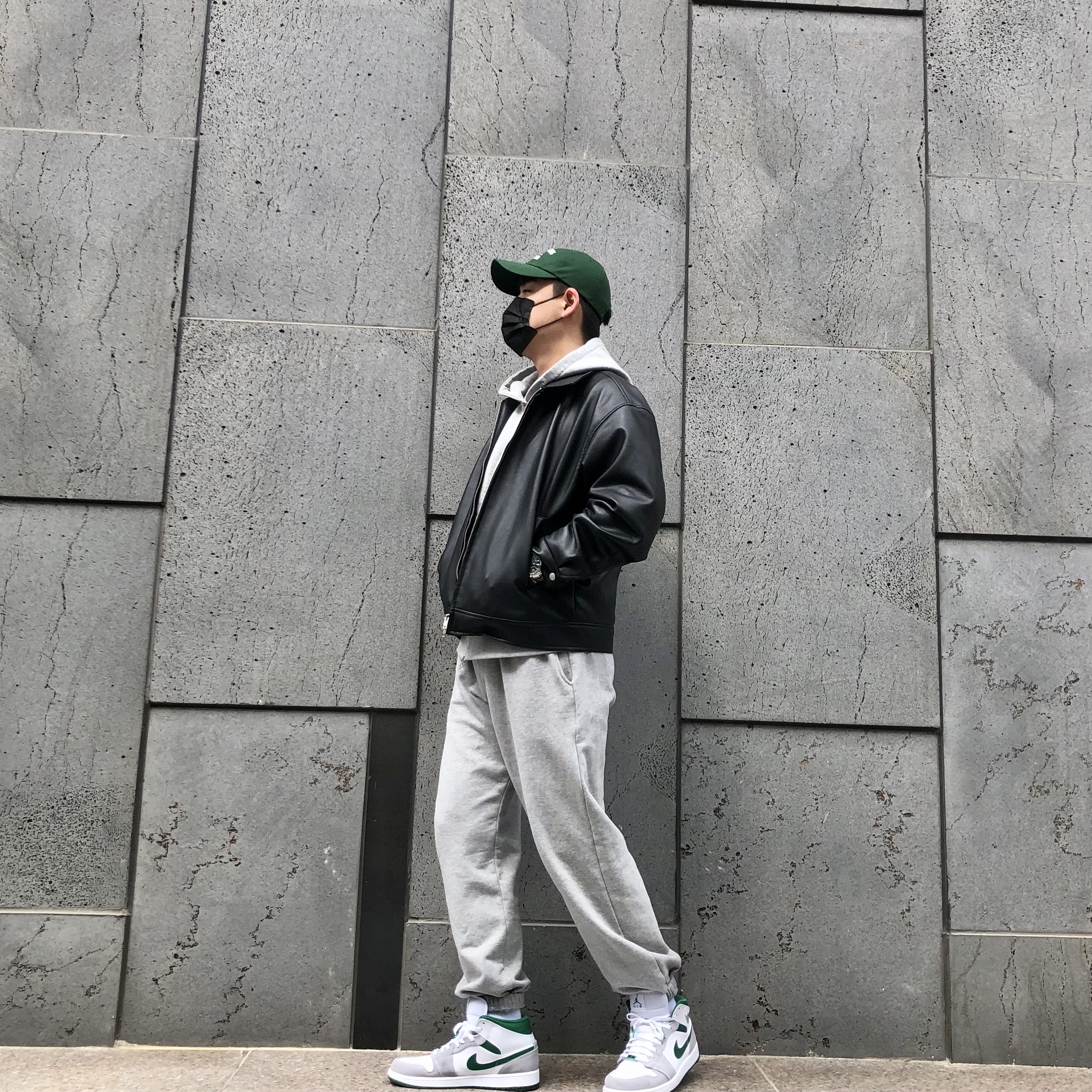 Jordan 1 Mid SE Pine Green Light Smoke Grey, (GS) Jordan 1 Mid SE Pine Green Light Smoke Grey 착용 스타일