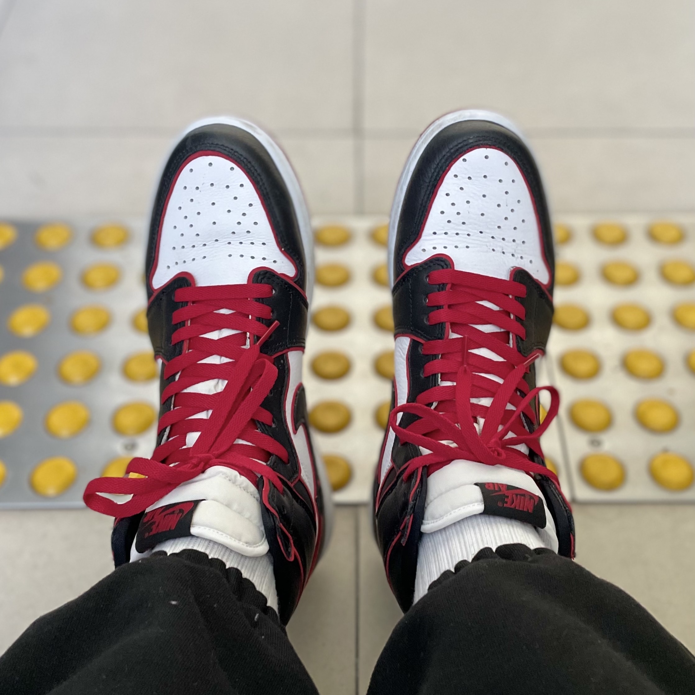 Jordan 1 Retro High OG Bloodline 착용 스타일