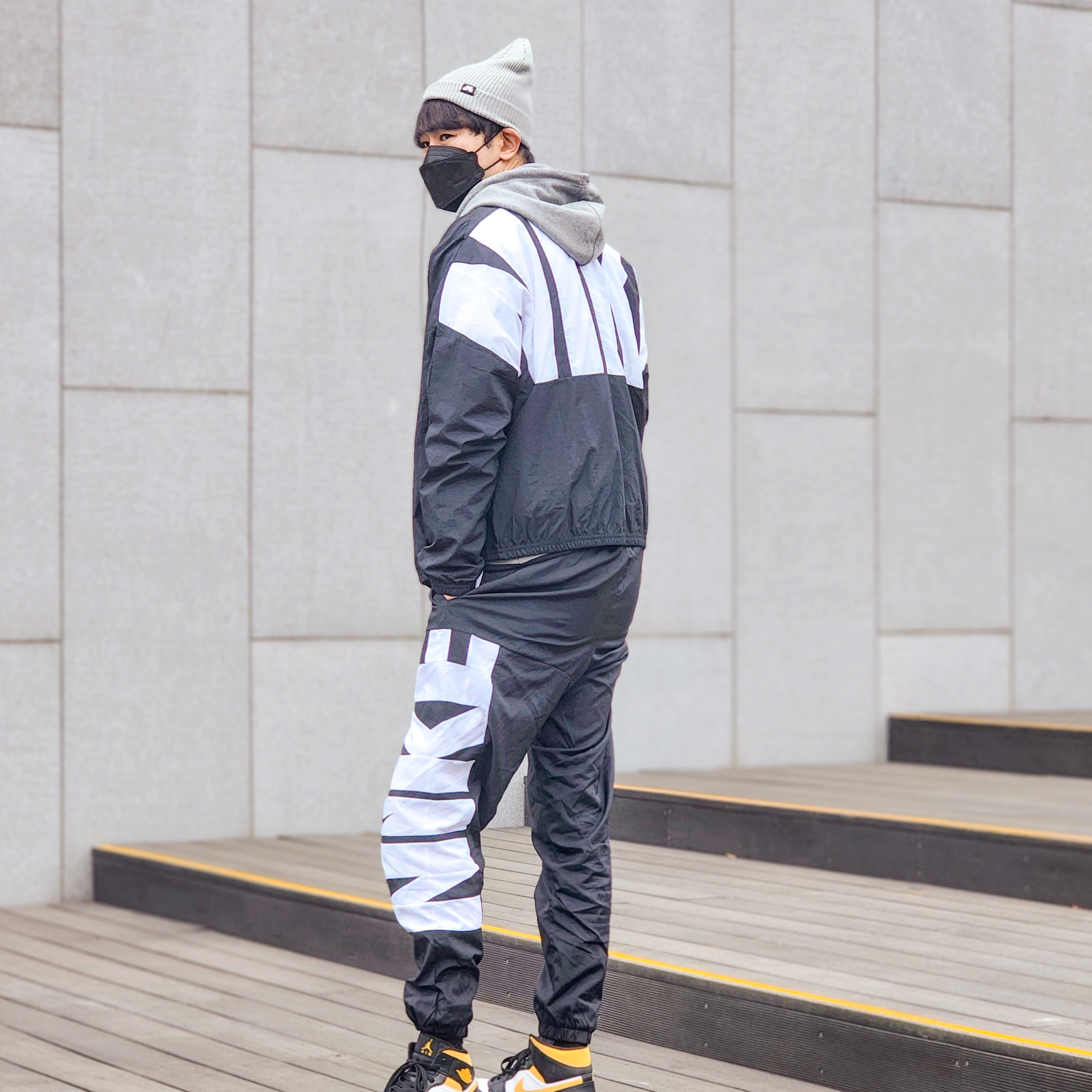 Nike Starting Five Jacket Black - Asia, Nike SB Fisherman Beanie Dark Grey Heather 착용 스타일 - 1
