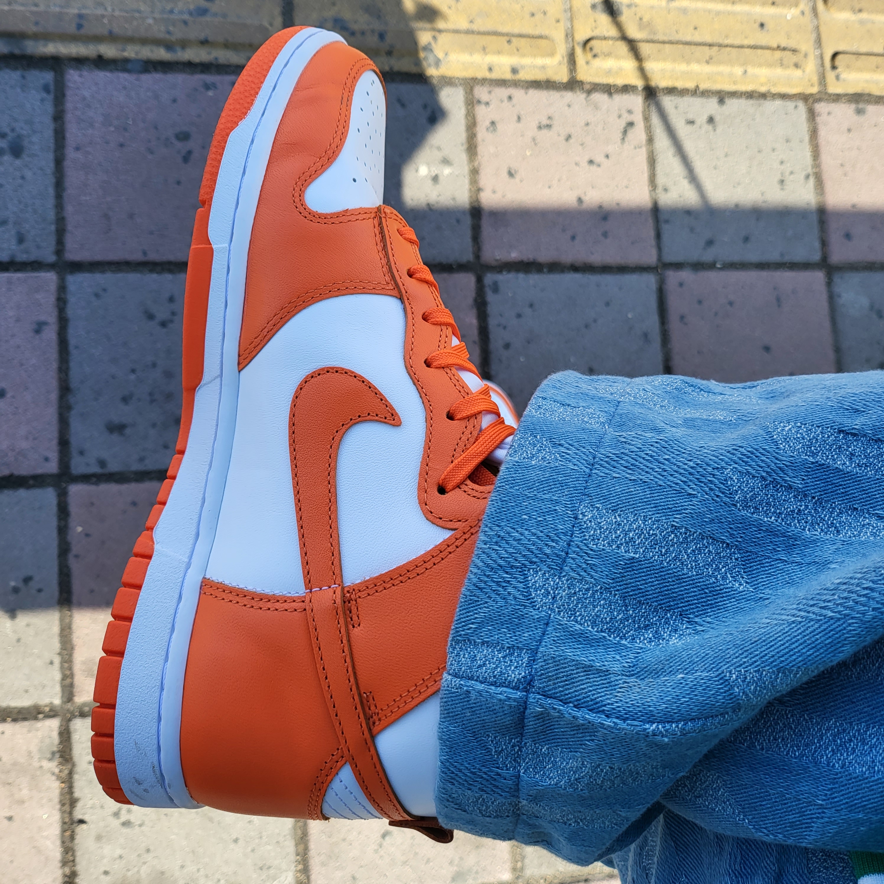 Nike Dunk High Retro Orange Blaze 착용 스타일 - 2