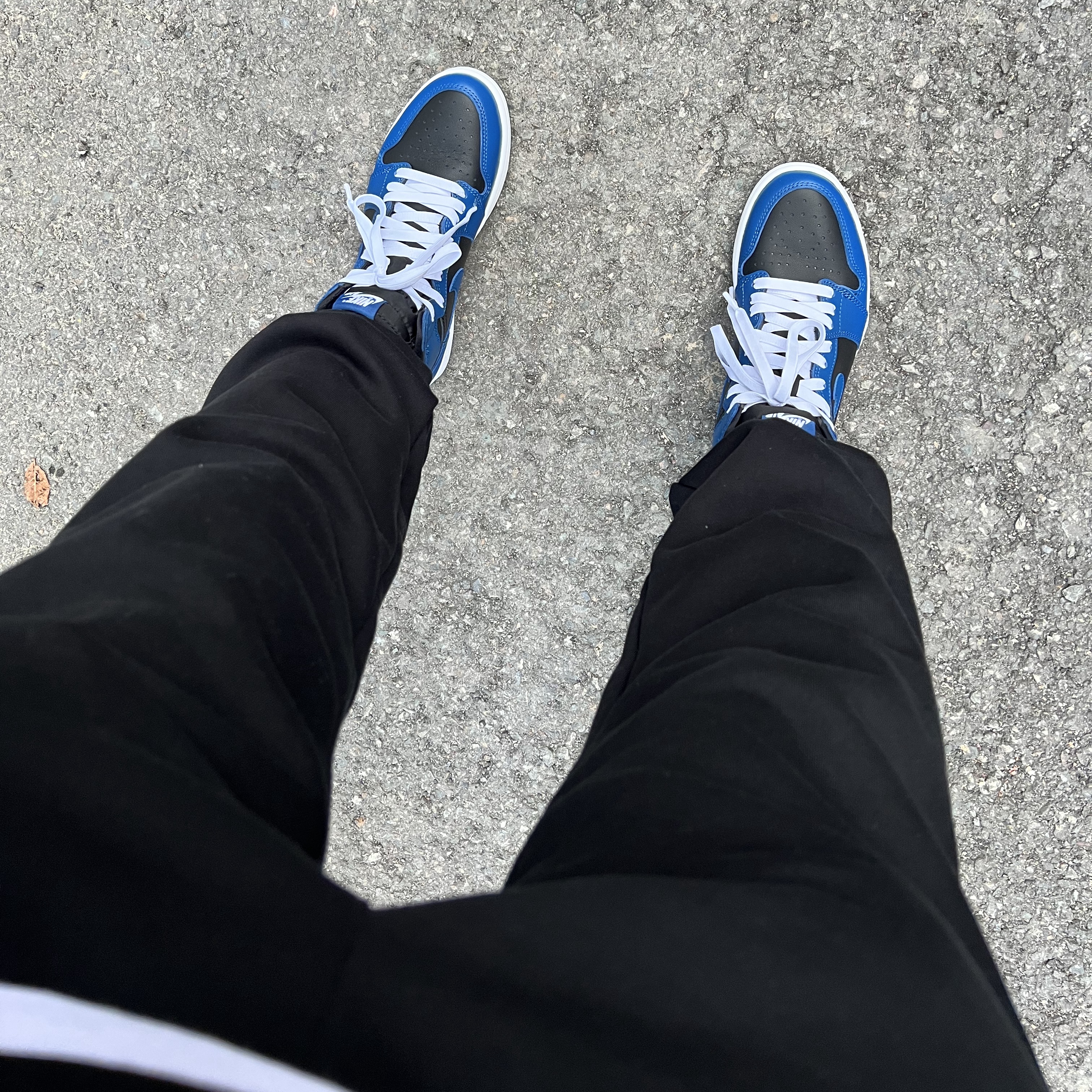 Jordan 1 Retro High OG Dark Marina Blue 착용 스타일 - 3