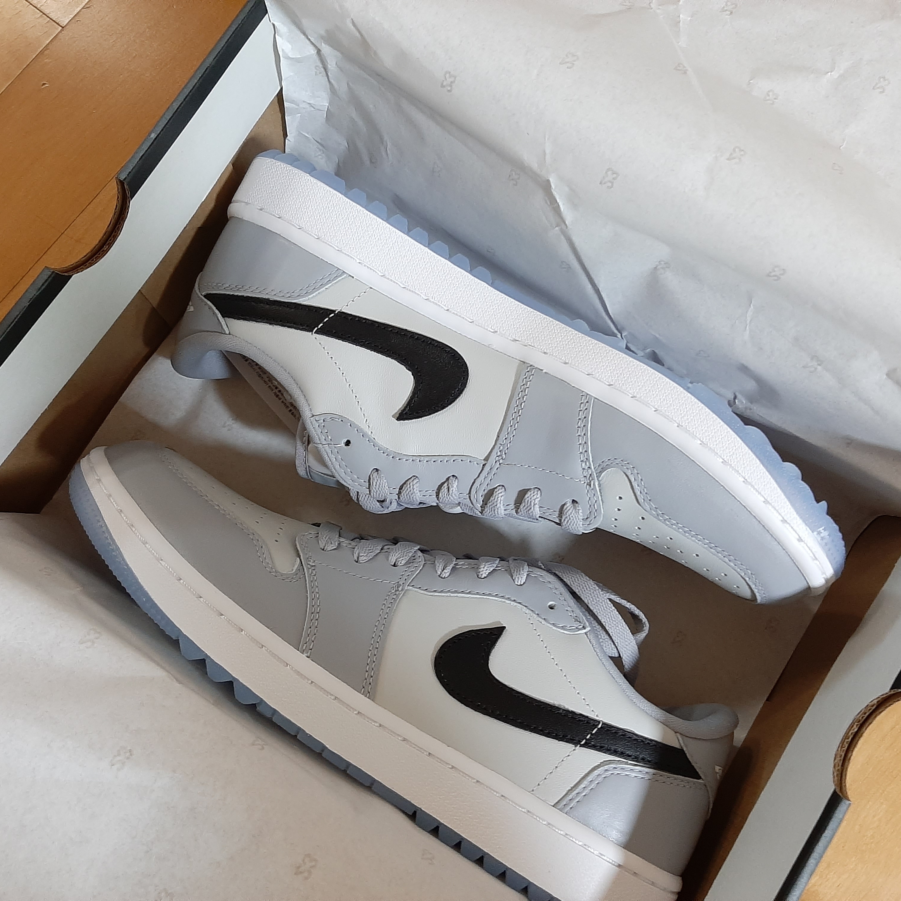 Jordan 1 Low Golf Wolf Grey 착용 스타일 - 1