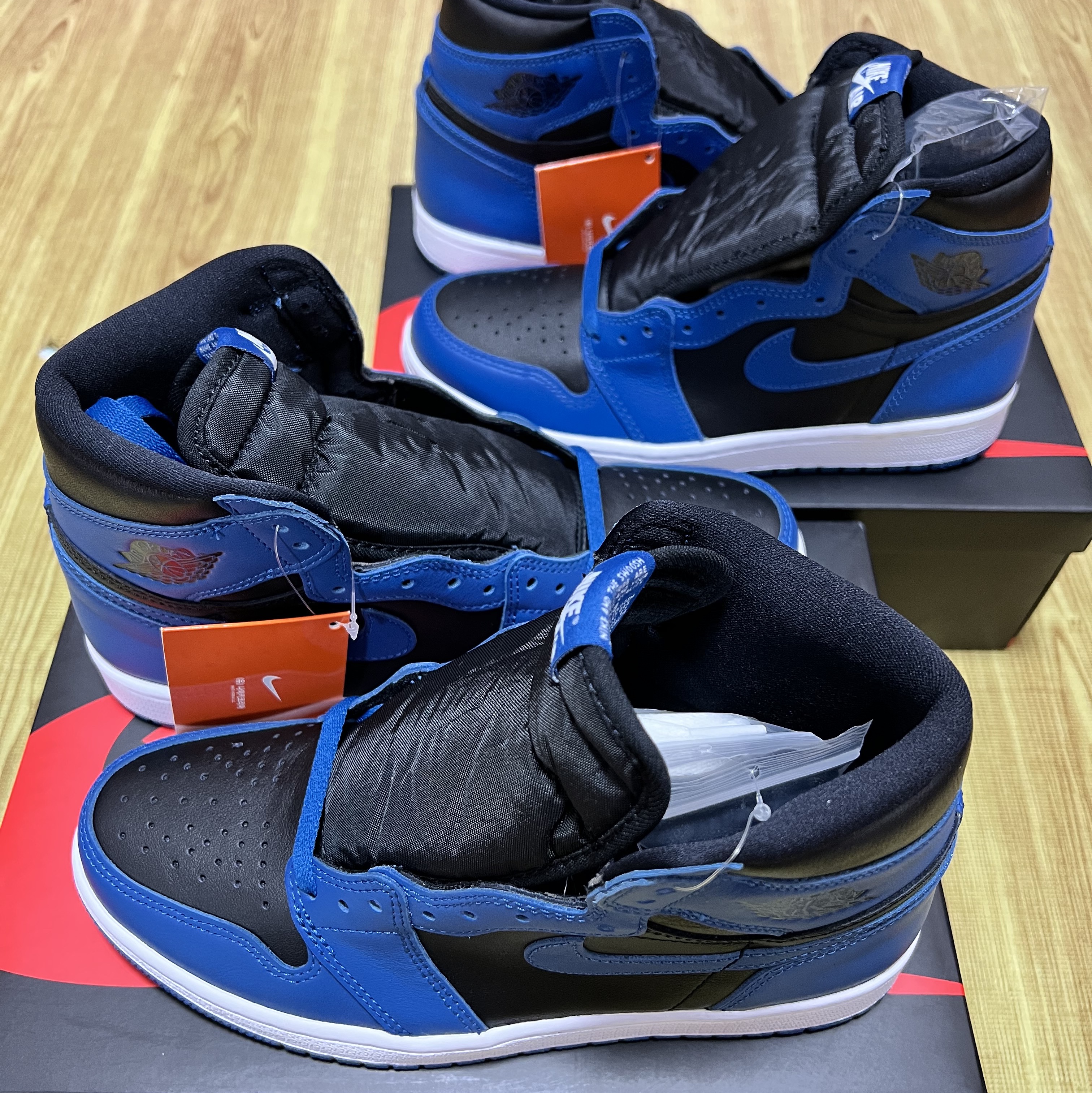 Jordan 1 Retro High OG Dark Marina Blue 착용 스타일 - 1