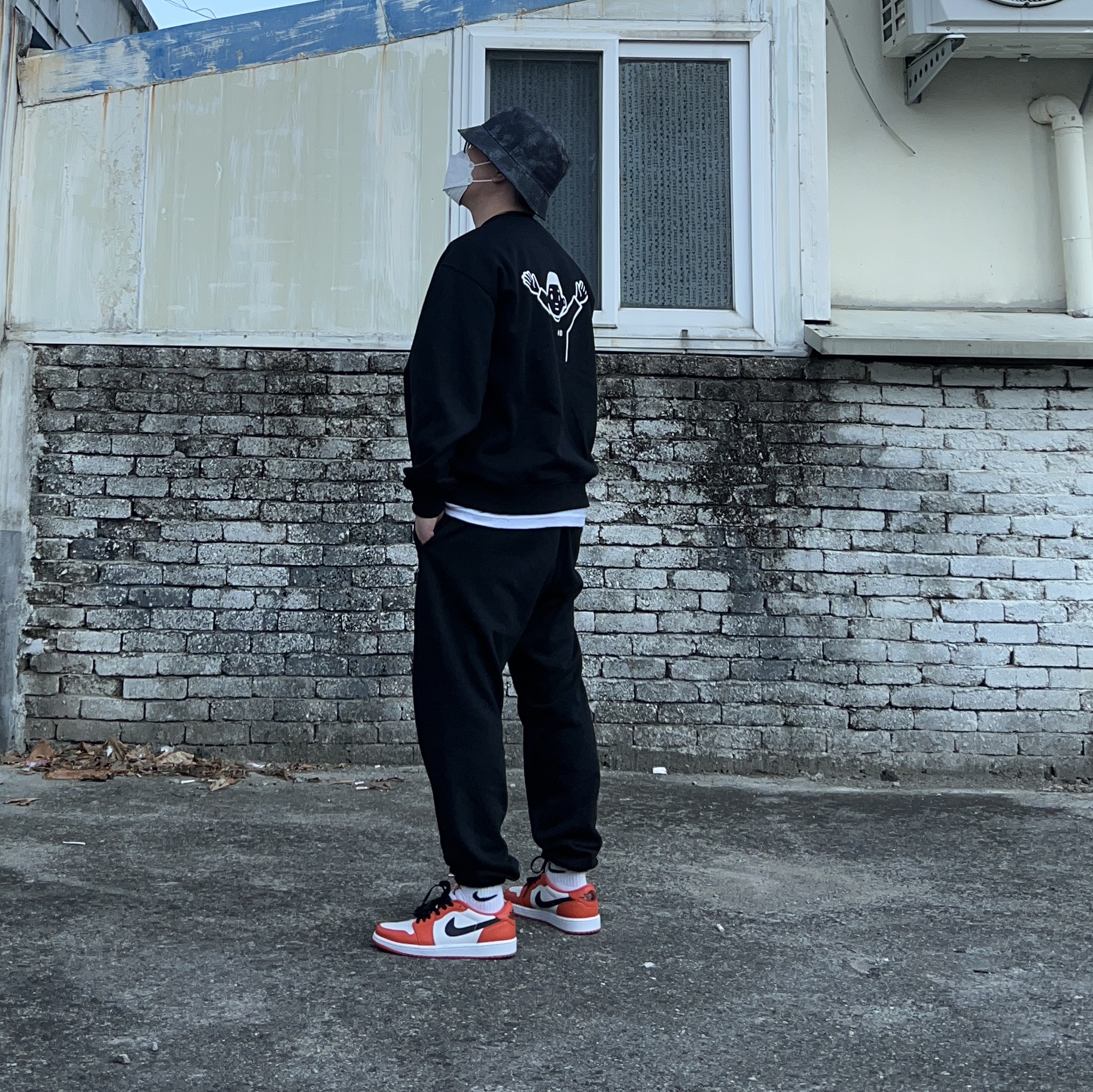 Jordan 1 Low OG Starfish 착용 스타일 - 3