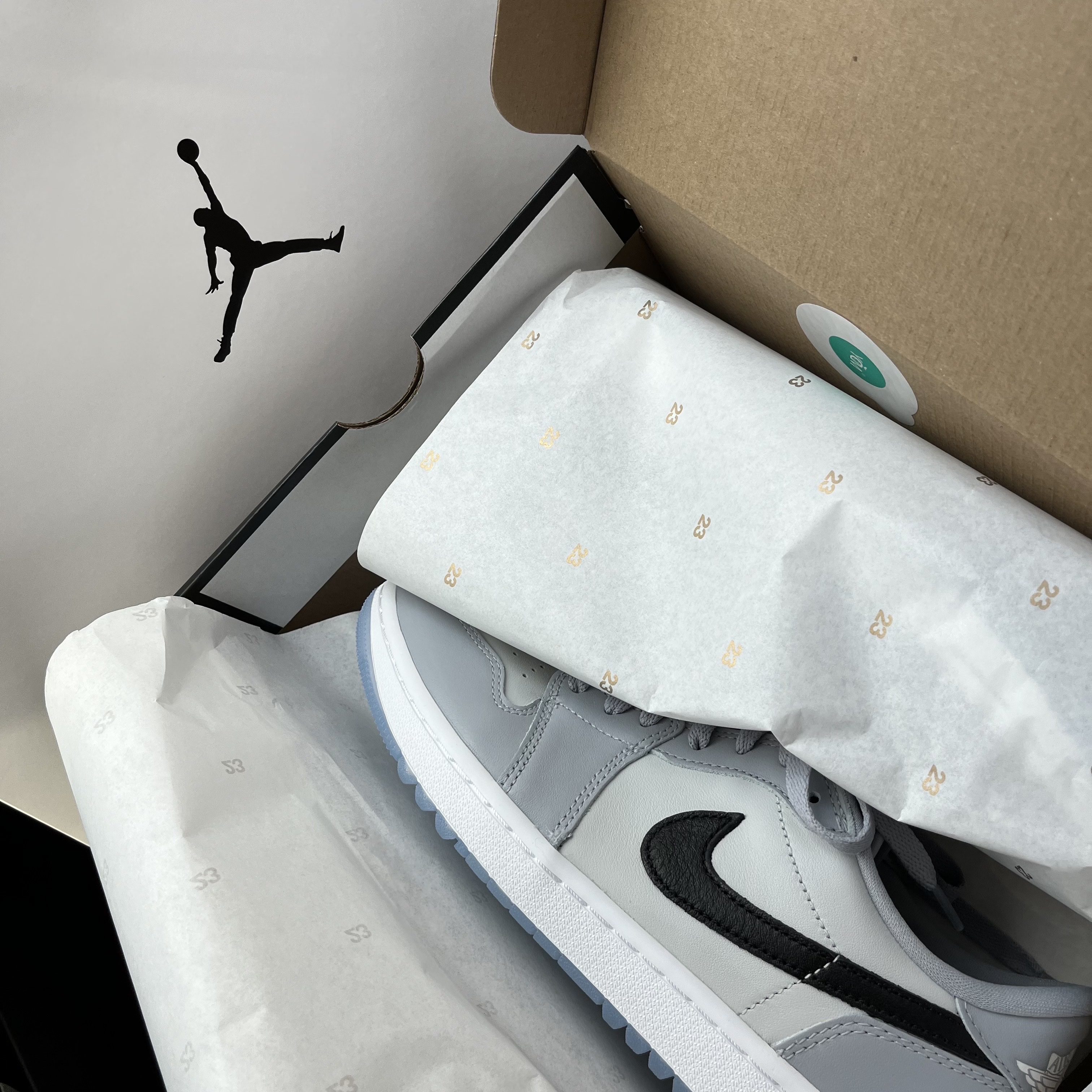 Jordan 1 Low Golf Wolf Grey 착용 스타일
