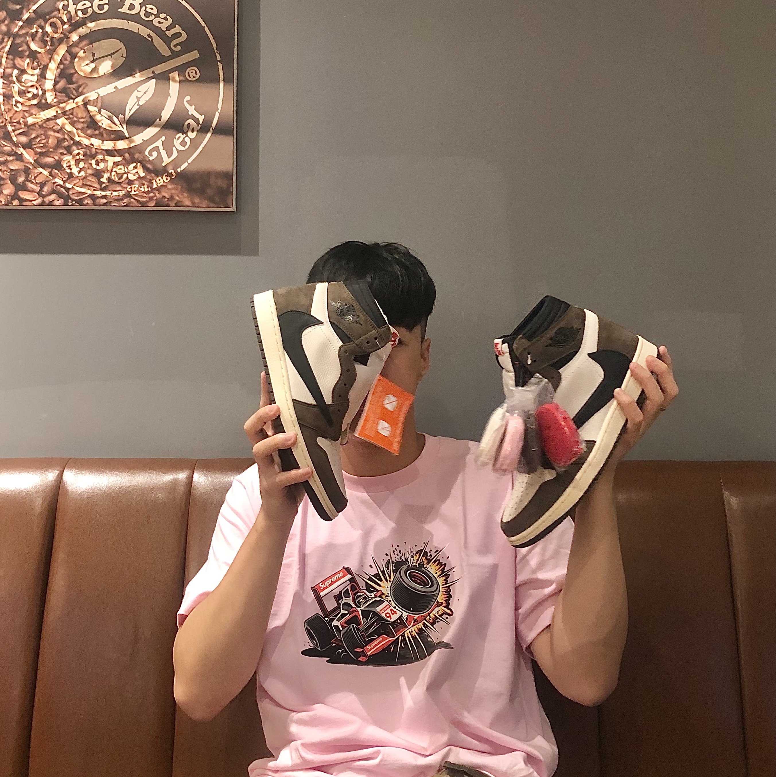 Jordan 1 x Travis Scott Retro High OG SP Mocha, Supreme Crash T-Shirt Light Pink - 21FW 착용 스타일