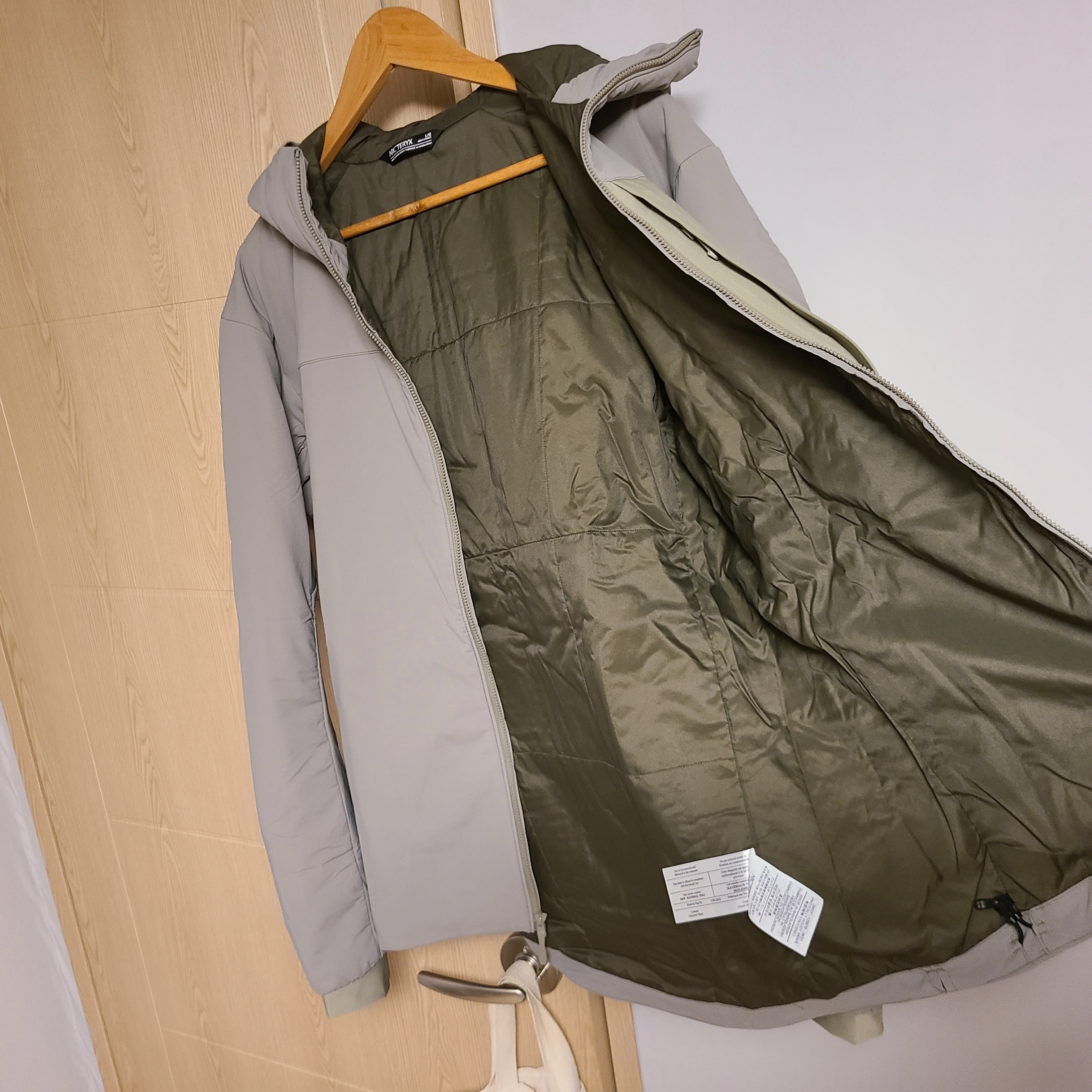 Arc'teryx Proton LT Hoody Distortion 착용 스타일 - 4