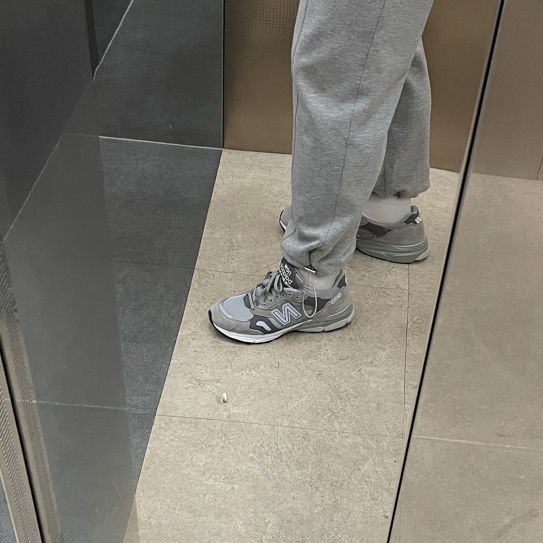 New Balance 920 Made in UK Grey 착용 스타일