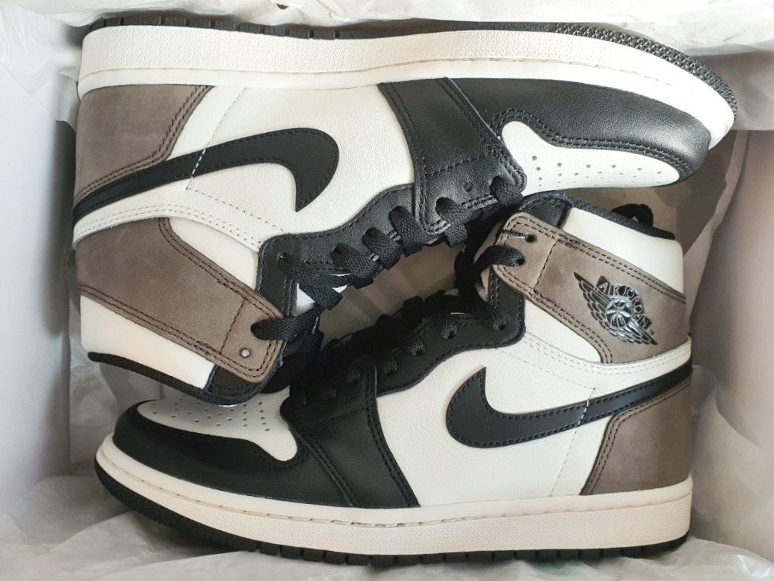 Jordan 1 Retro High OG Black Mocha 착용 스타일