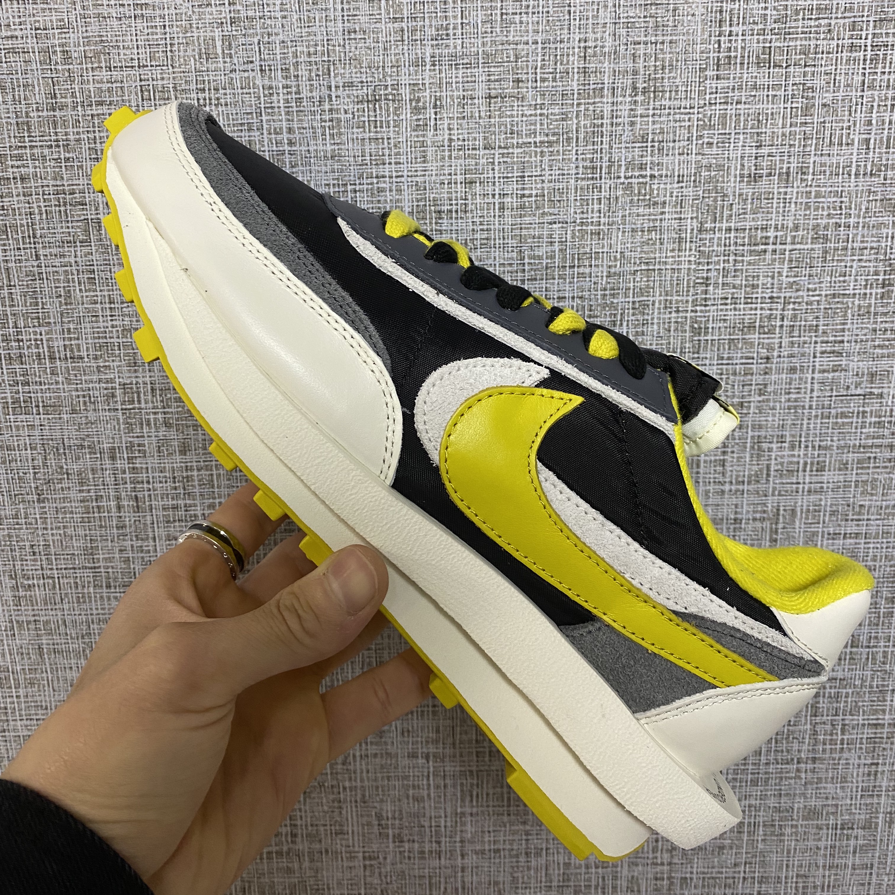 Nike x Sacai x Undercover LDWaffle Black Bright Citron 착용 스타일