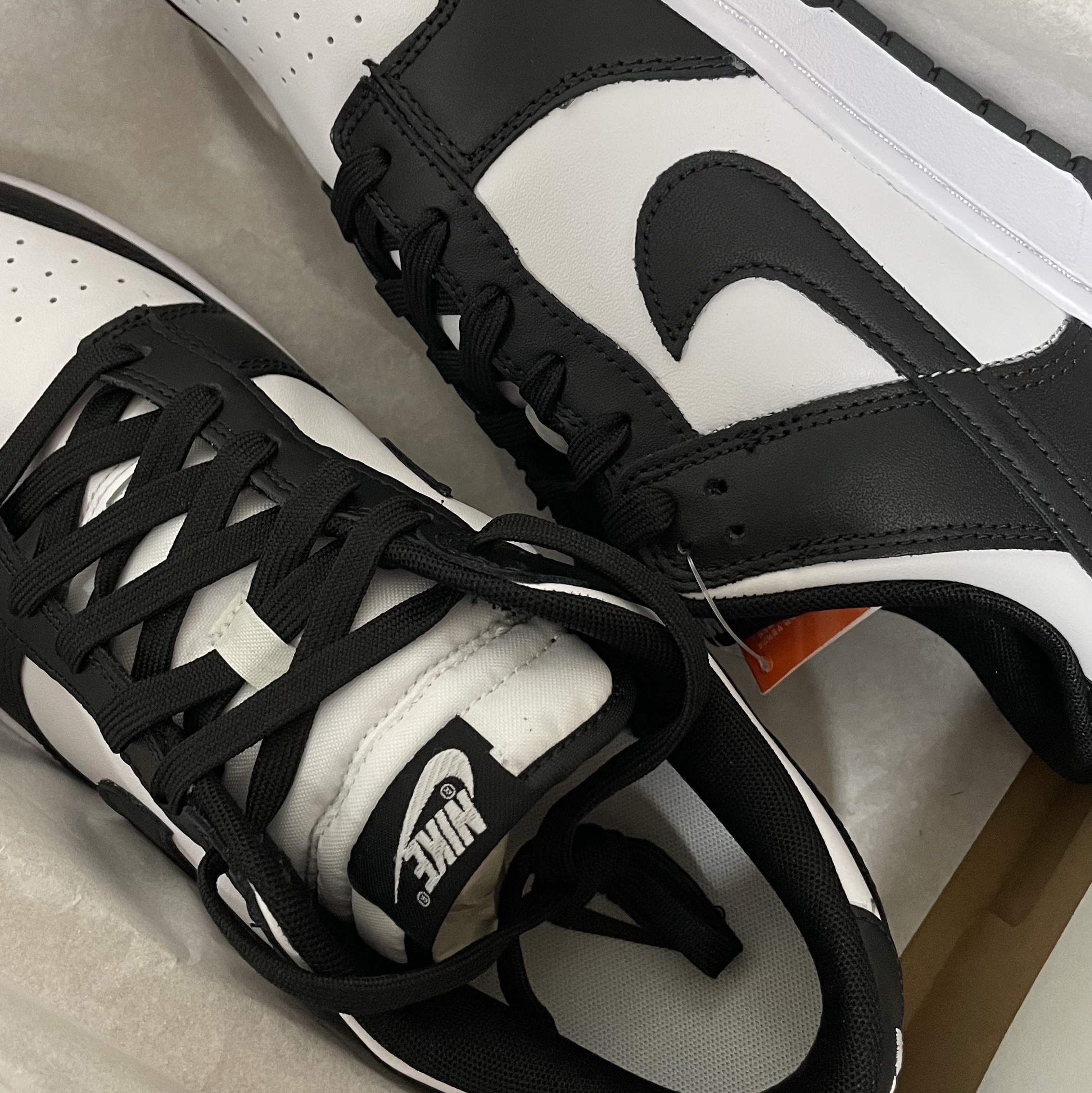 Nike Dunk Low Retro Black 착용 스타일 - 1