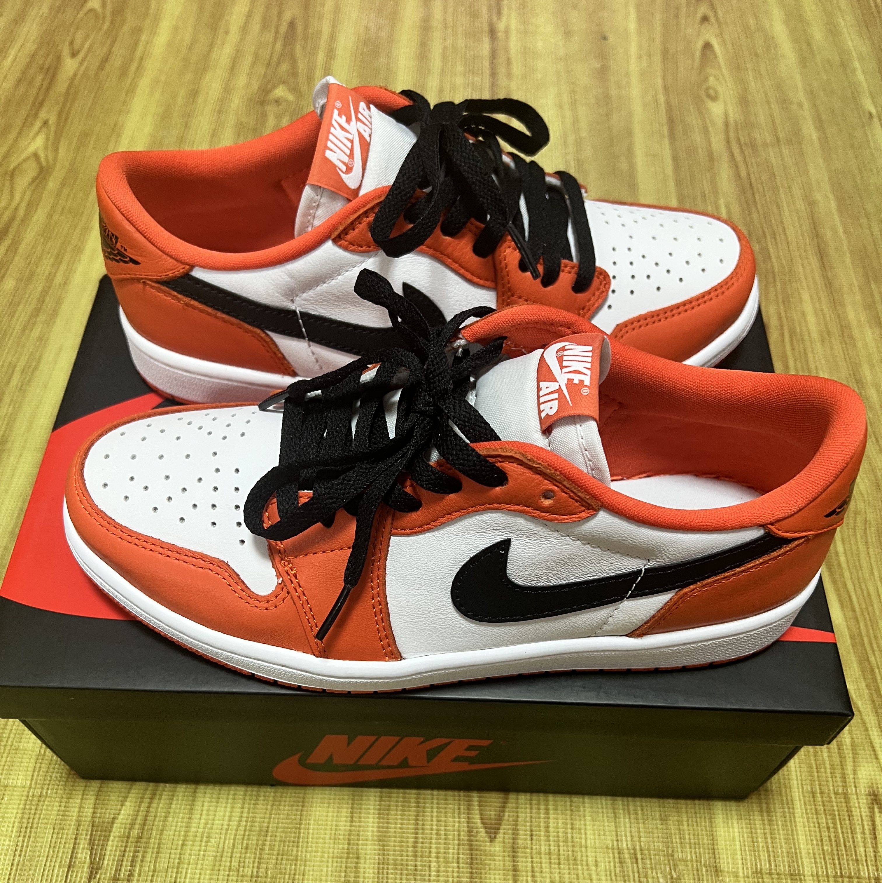 Jordan 1 Low OG Starfish 착용 스타일 - 1