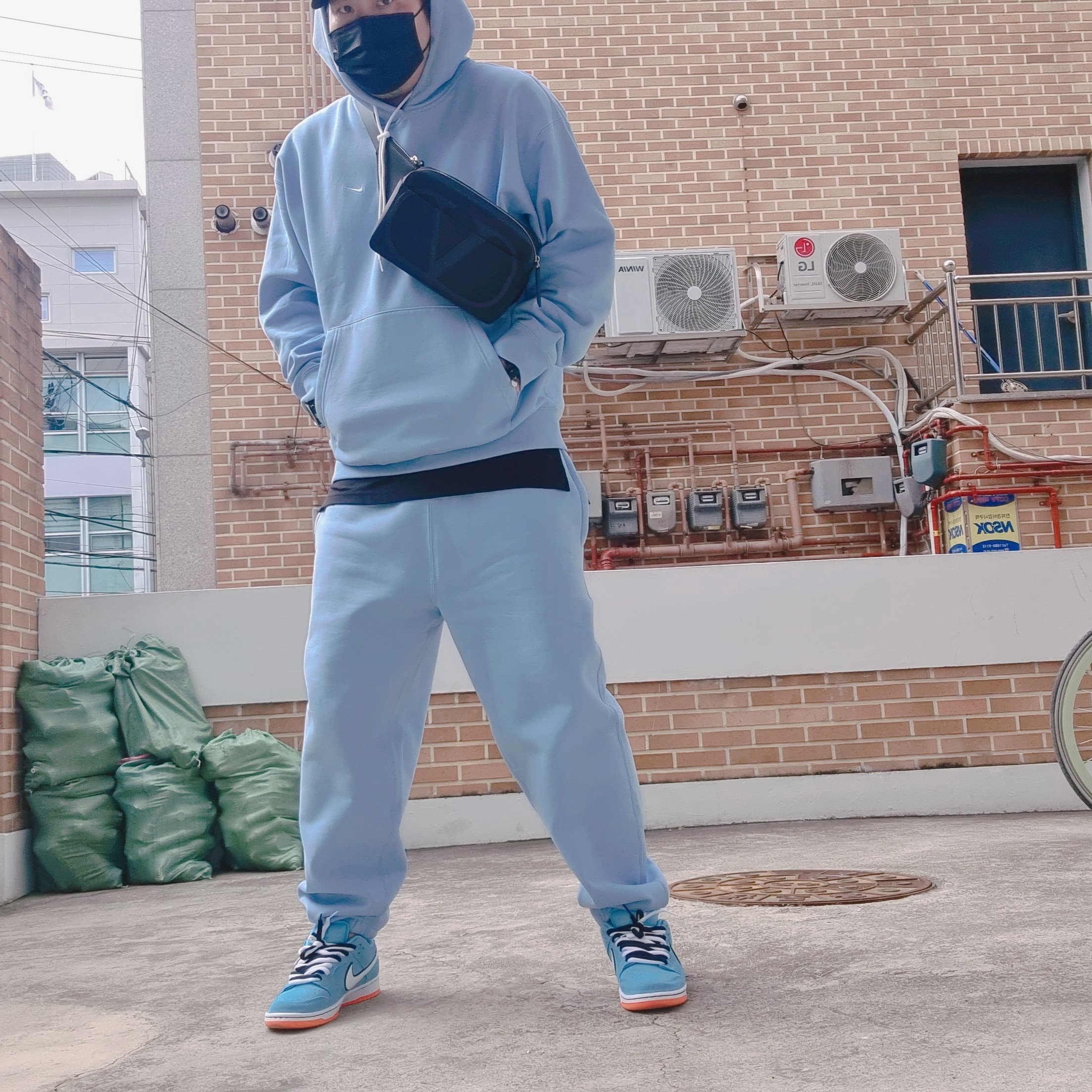 Nike SB Dunk Low Pro Blue Chill, Nike M NRG Hoodie Psychic Blue 착용 스타일