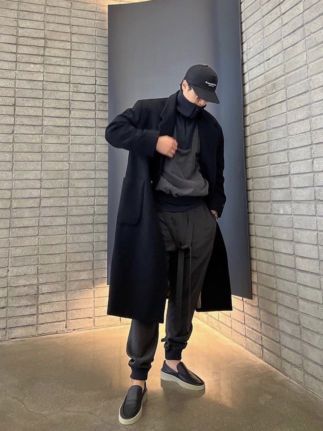 Fear of God x Ermenegildo Zegna Silk Anorak Jacket Dark Grey 착용 스타일