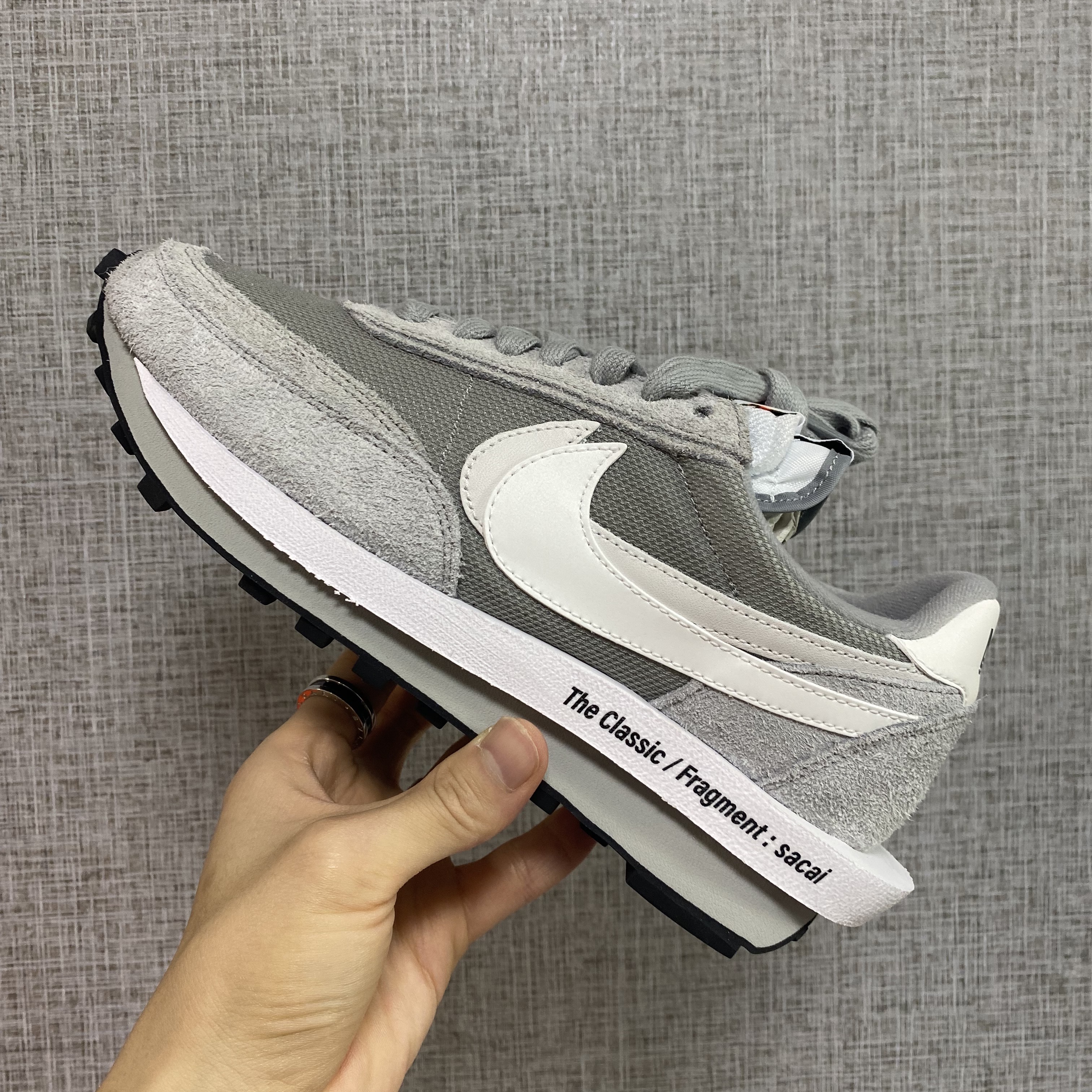 Nike x Sacai x Fragment LDWaffle Light Smoke Grey 착용 스타일