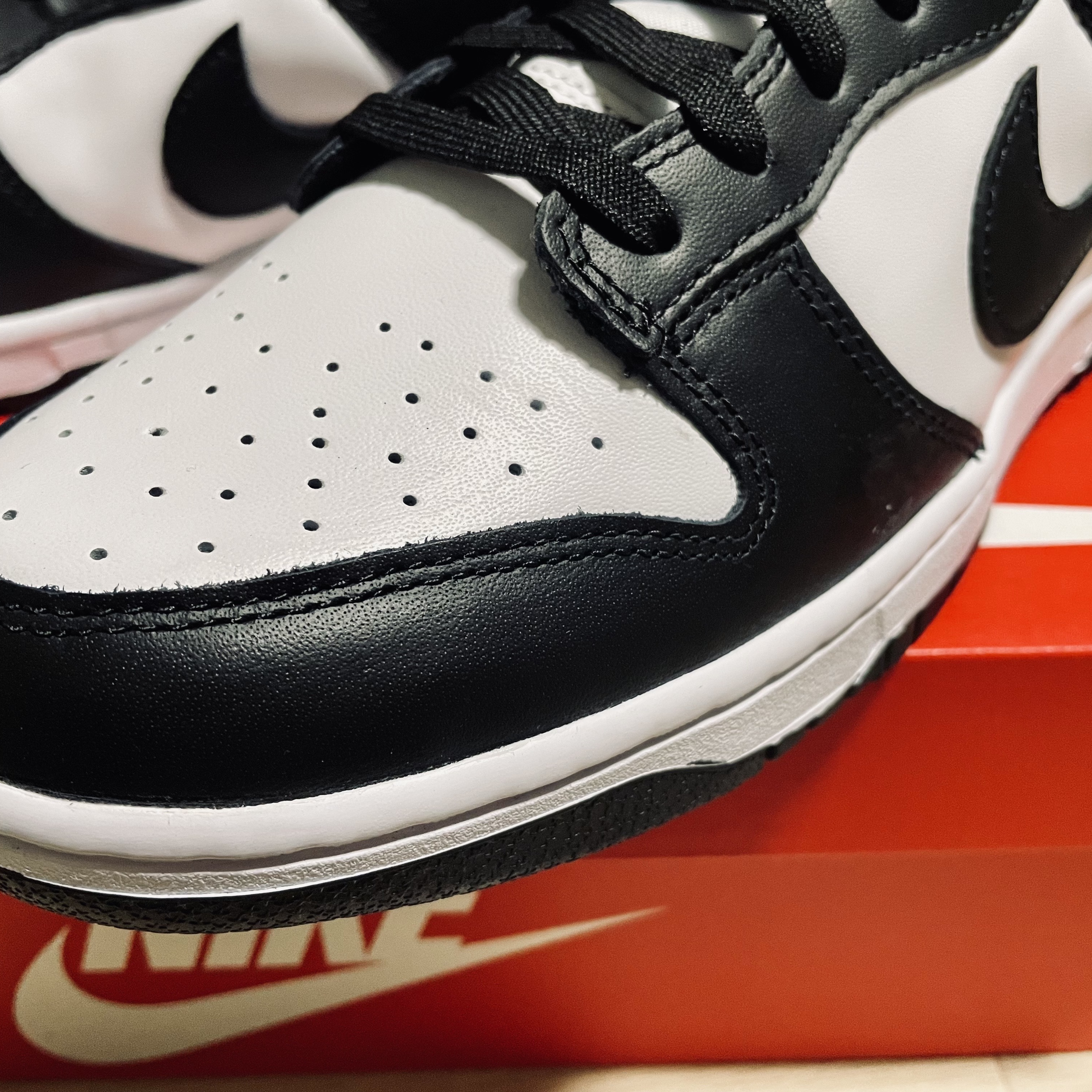 Nike Dunk Low Retro Black 착용 스타일 - 2