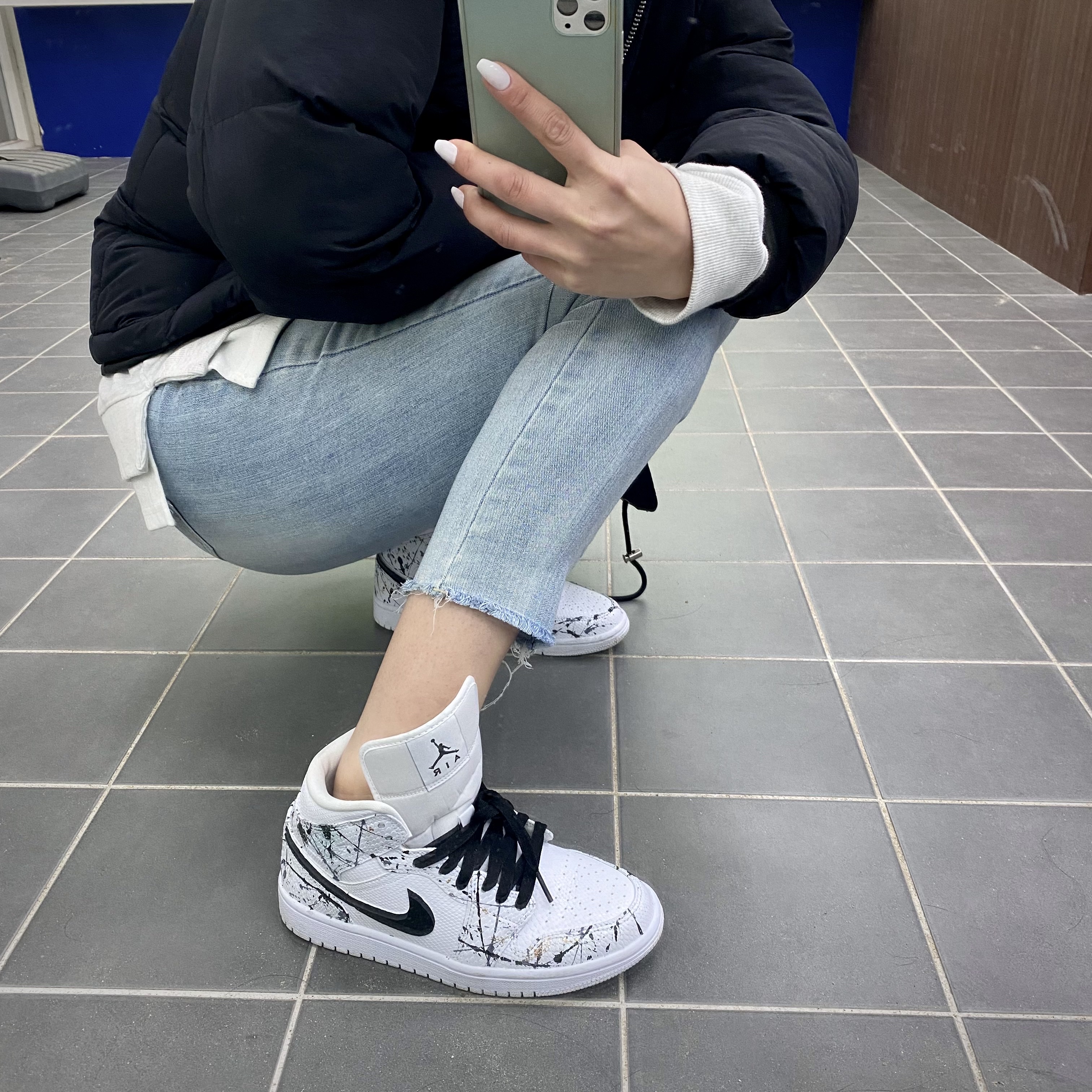 (W) Jordan 1 Mid White Snakeskin, Jordan 1 Mid Triple White 착용 스타일