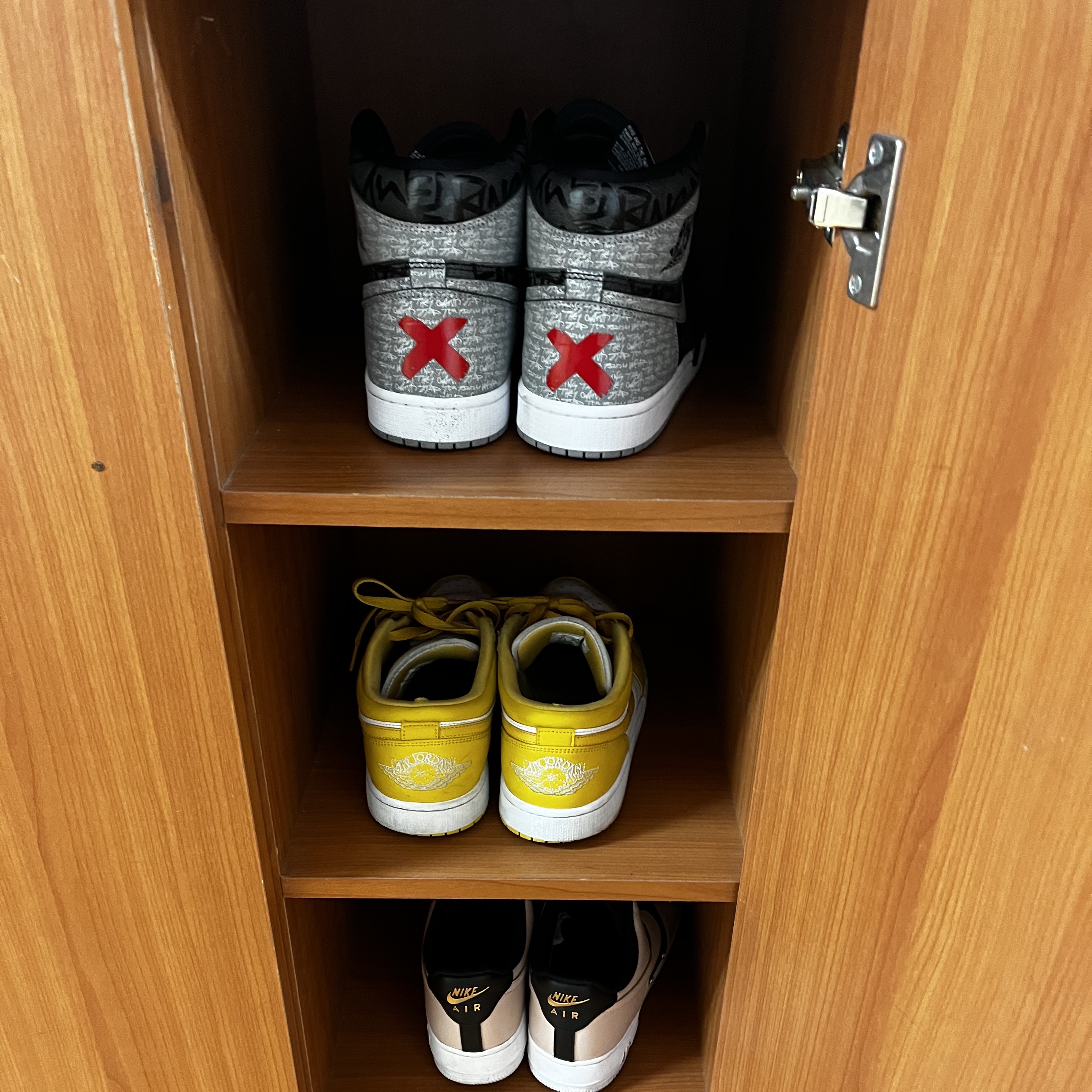 Jordan 1 Retro High OG Rebellionaire, Jordan 1 Low Pollen 착용 스타일