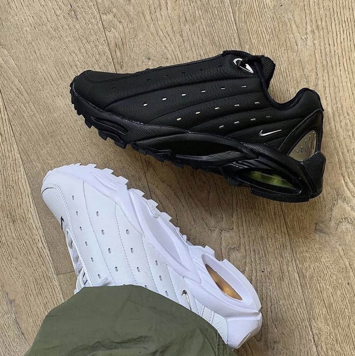 Nike x Drake Nocta Hot Step Air Terra Triple White 착용 스타일 - 3