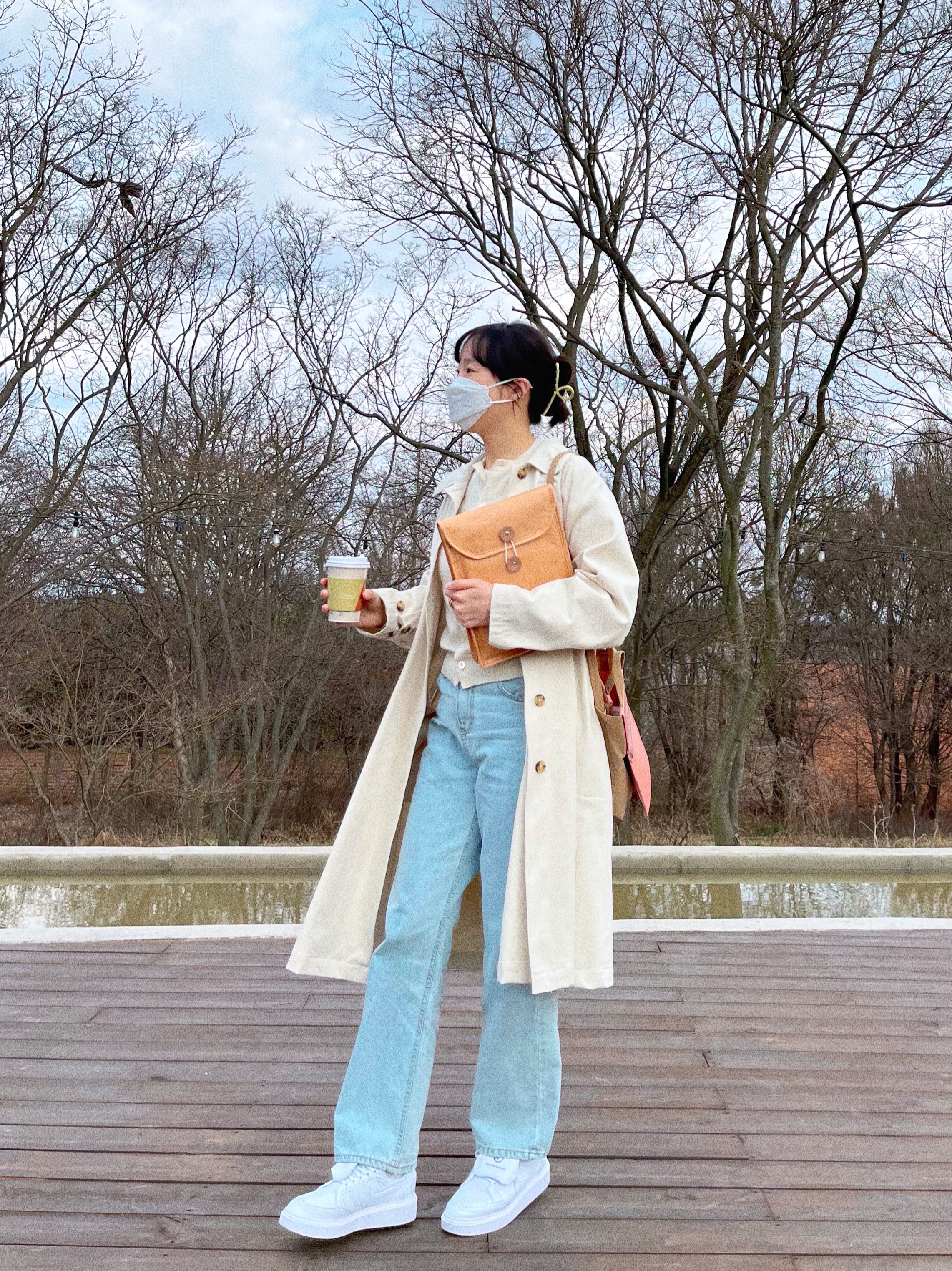 Nike x Peaceminusone Kwondo1 White, Acne Studios Baker Out Mini Tote Bag Brown Pink 착용 스타일
