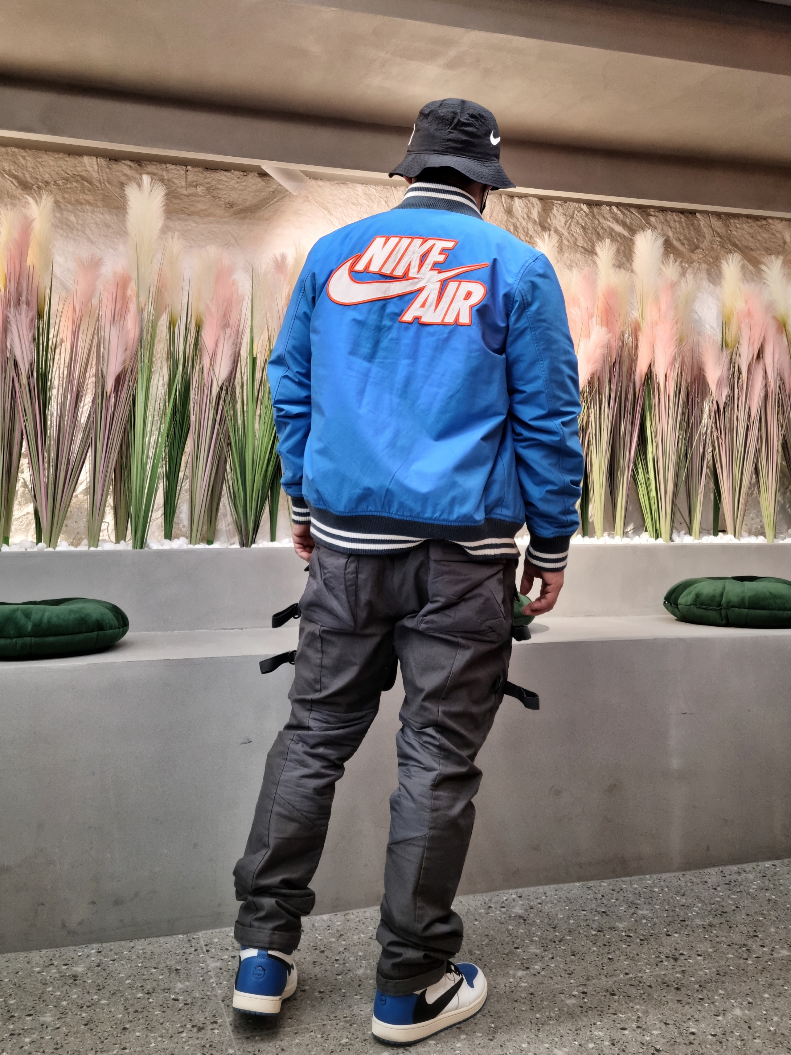 Nike x Stussy Bucket Hat Black, Jordan 1 x Travis Scott x Fragment Retro High OG SP Military Blue 착용 스타일