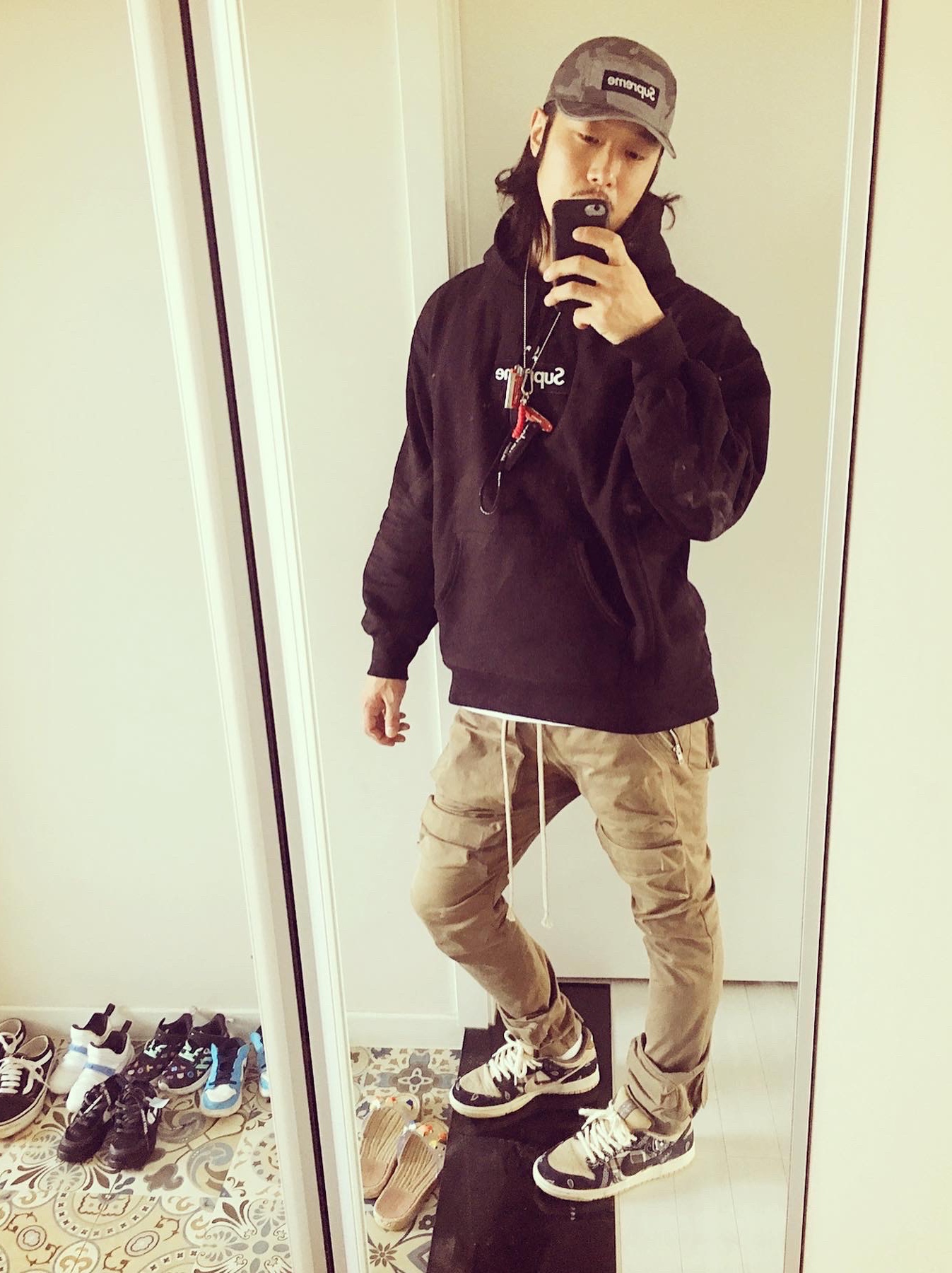 Nike x Travis Scott SB Dunk Low, Supreme Box Logo Hooded Sweatshirt Black - 21FW 착용 스타일 - 2