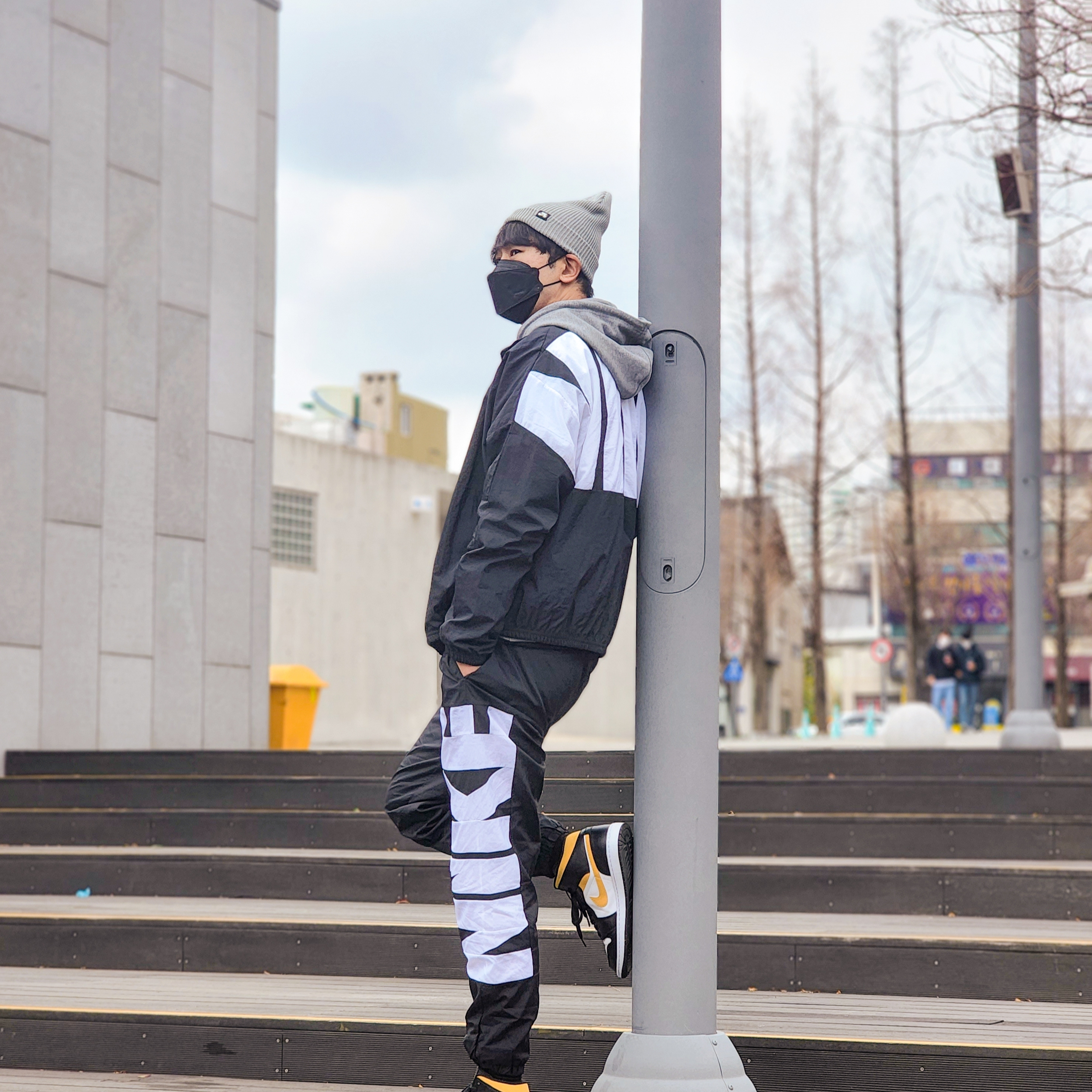 Nike Starting Five Jacket Black - Asia, Nike SB Fisherman Beanie Dark Grey Heather 착용 스타일 - 4