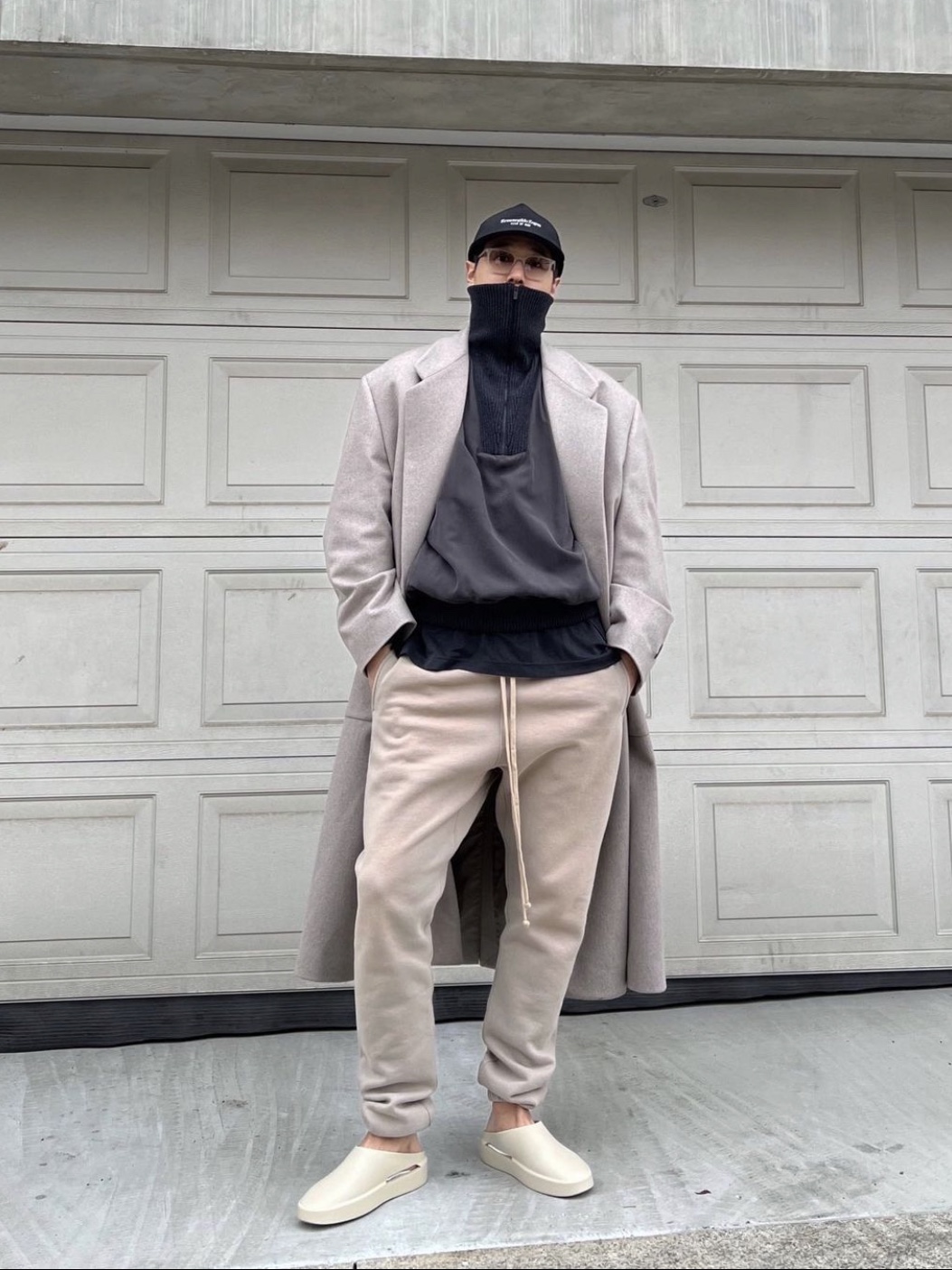 Fear of God The California Oat, Fear of God x Ermenegildo Zegna Silk Anorak Jacket Dark Grey 착용 스타일