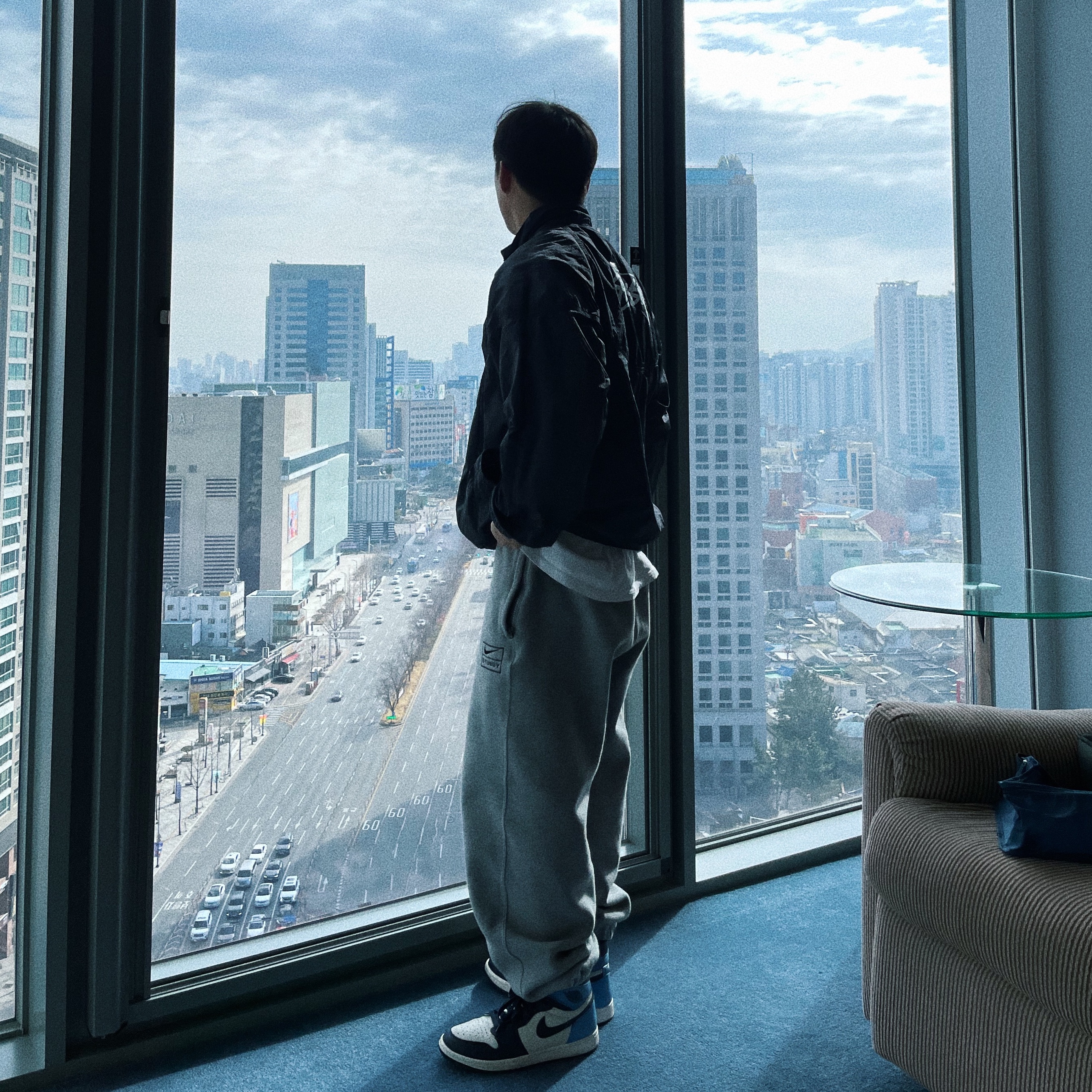 Nike x Stussy Windrunner Jacket Off Noir, Nike x Stussy NRG BR Fleece Pants Grey 착용 스타일