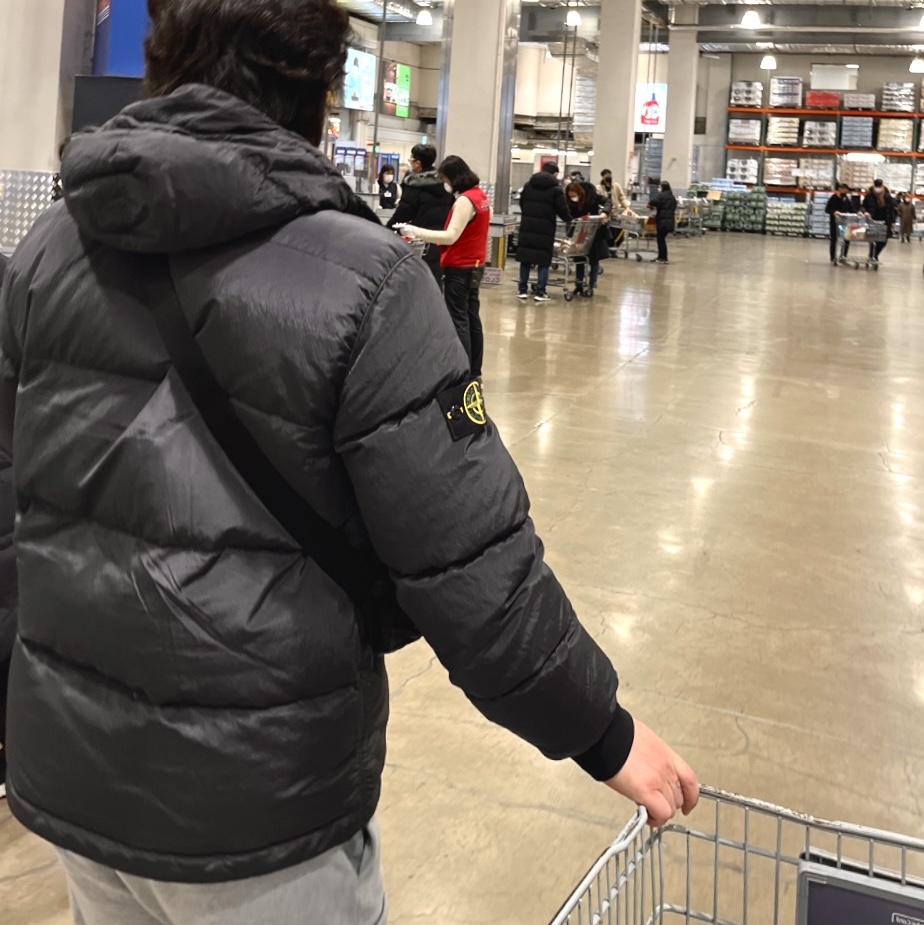 Stone Island 44508 Nylon Metal Down-TC Jacket Ink Blue - 21FW, Stone Island 64520 Cotton Fleece Sweatpants Black - 21FW 착용 스타일