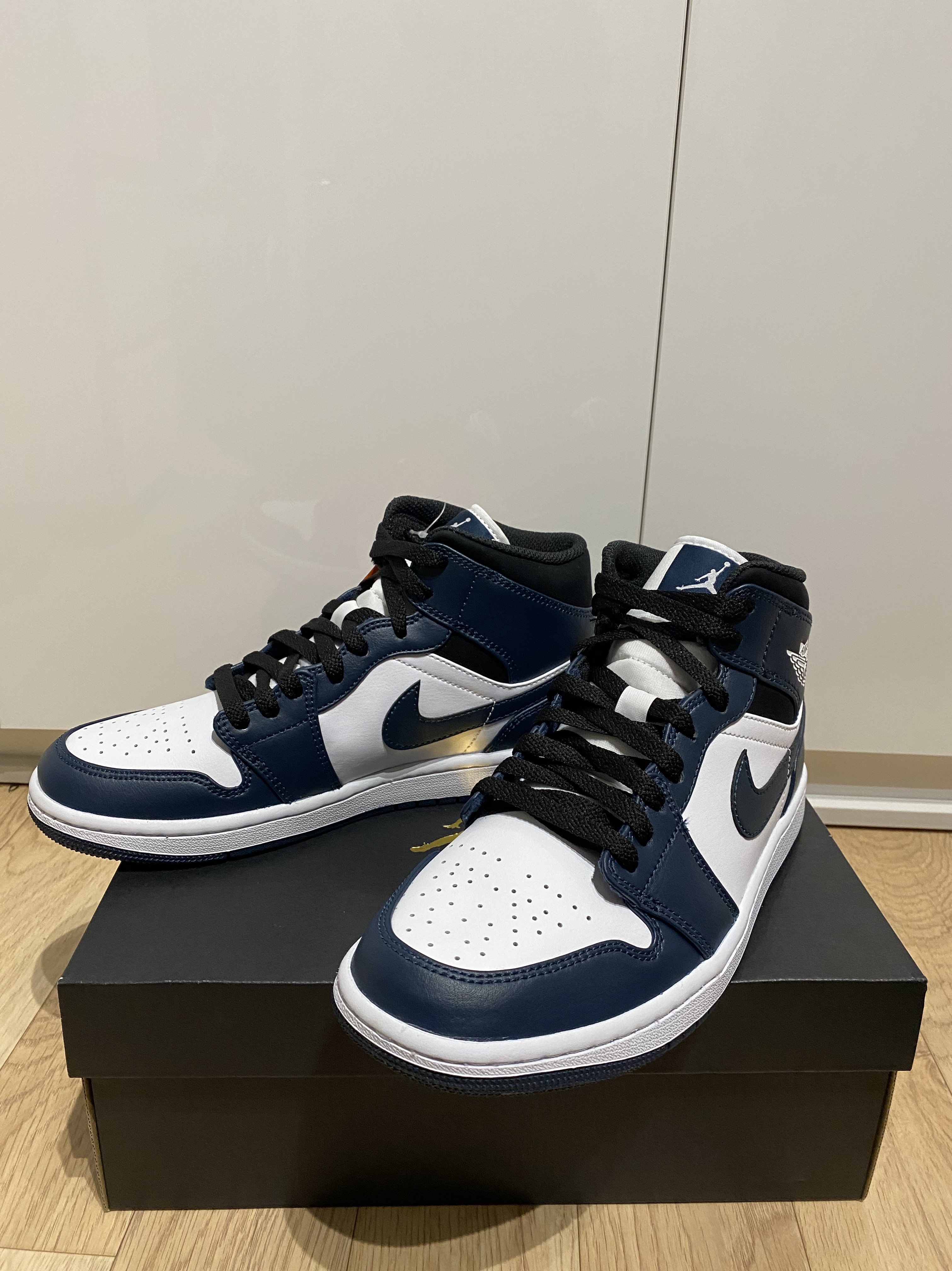 Jordan 1 Mid Dark Teal, Jordan 1 Mid College Grey 착용 스타일 - 1