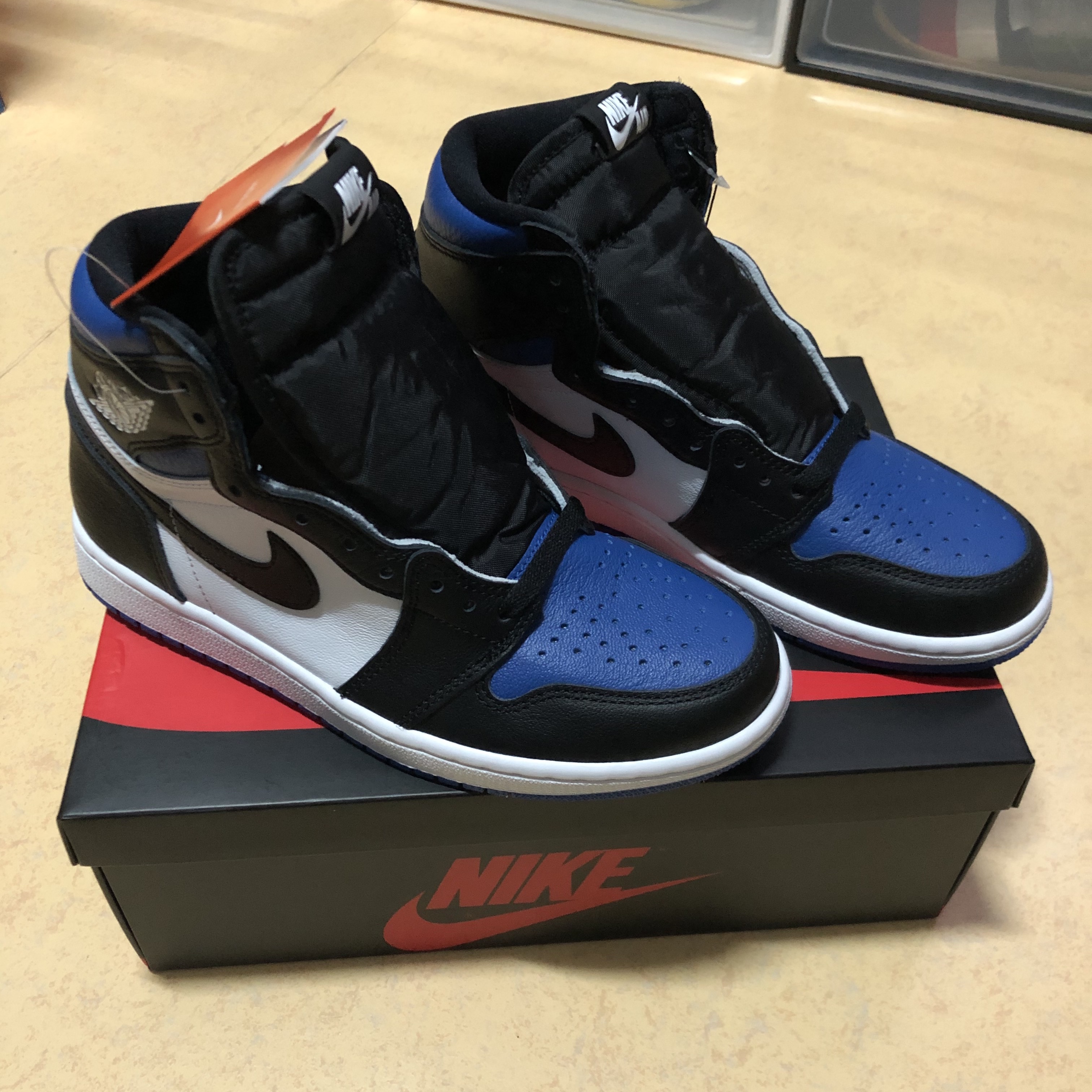 Jordan 1 Retro High OG Royal Toe, Jordan 1 Retro High OG Court Purple 2020 착용 스타일 - 1