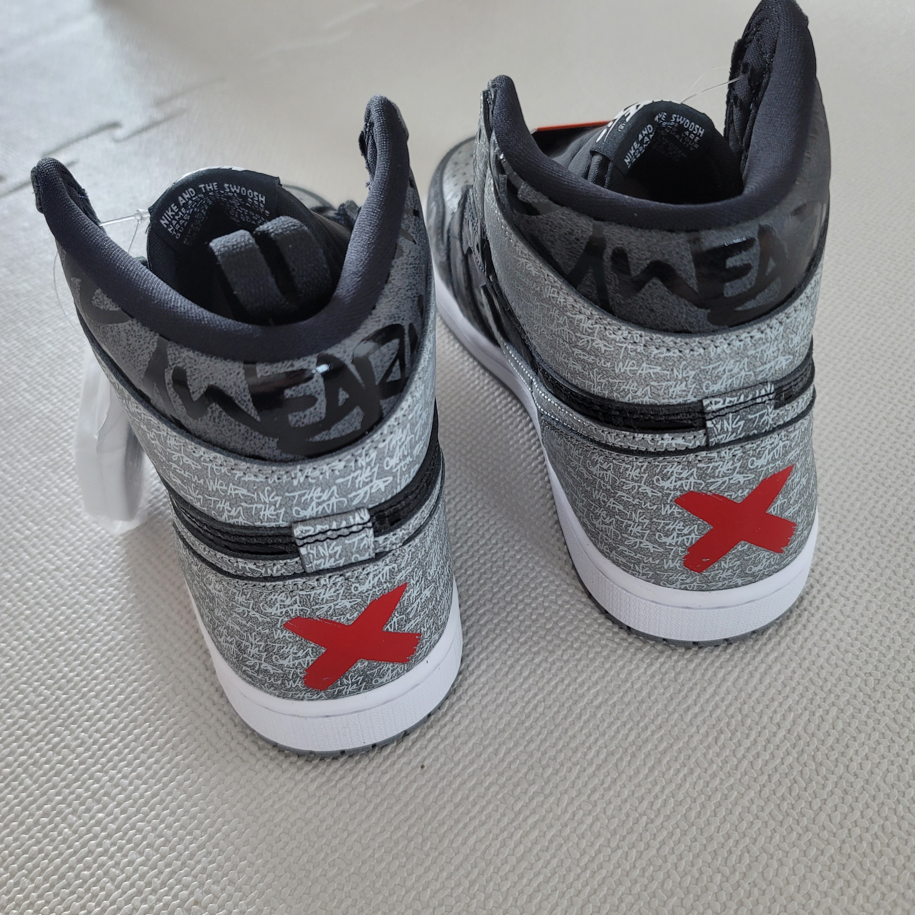 Jordan 1 Retro High OG Rebellionaire 착용 스타일 - 1