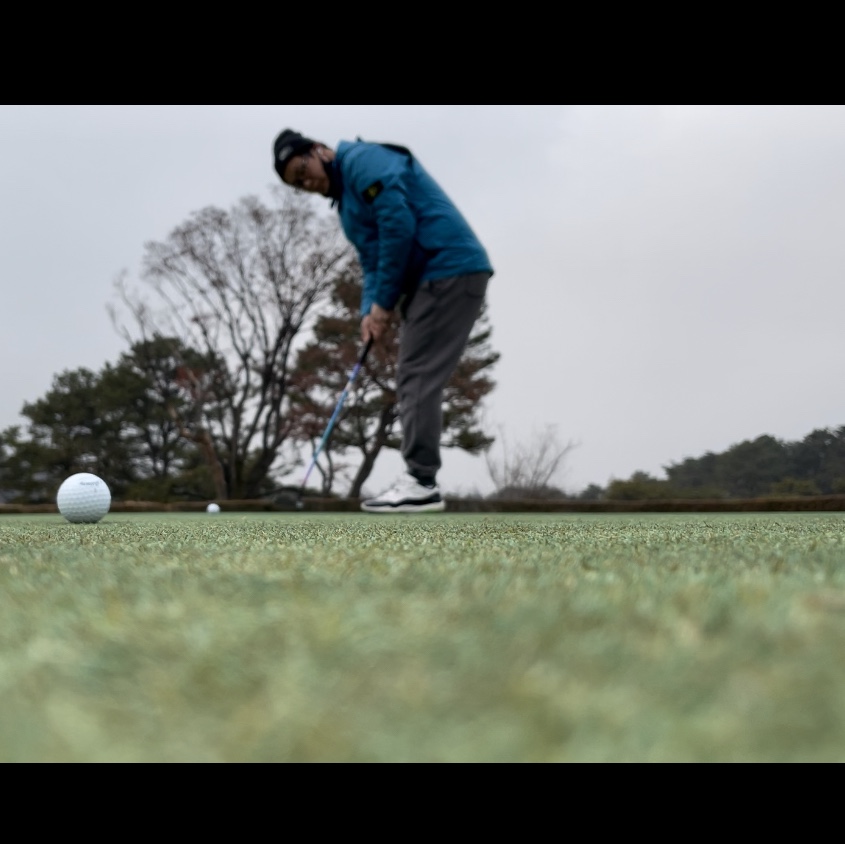 Jordan 11 Retro Low Golf Concord, Nike Golf x Stone Island RASO-R 3L Jacket Blue 착용 스타일