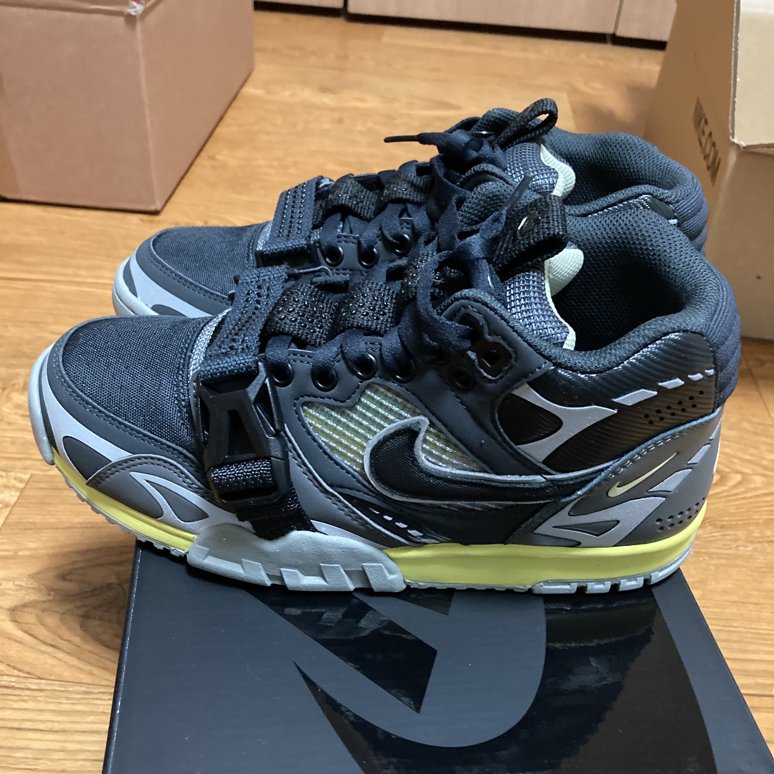 Nike Air Trainer 1 SP Dark Smoke Grey 착용 스타일 - 3
