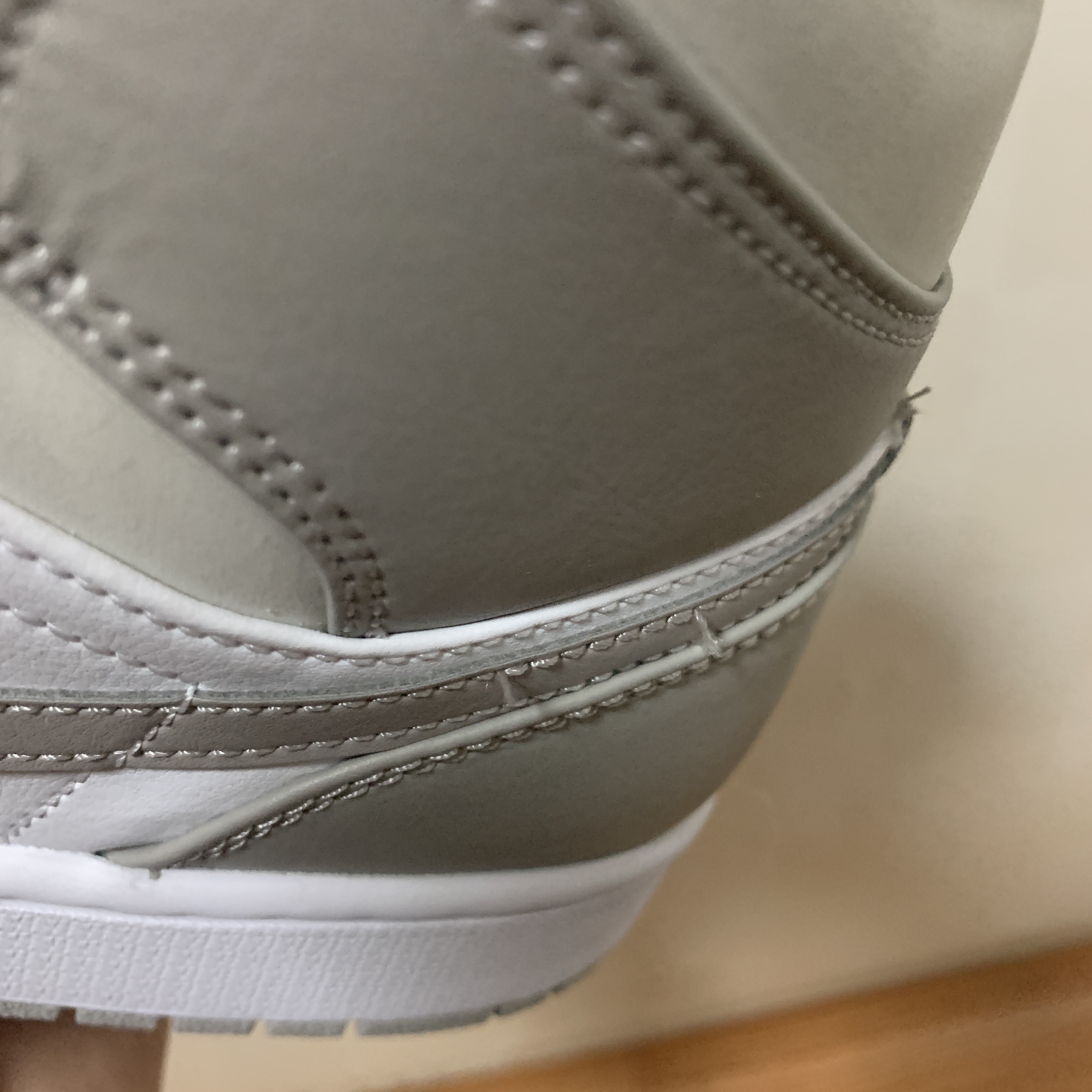 Jordan 1 Mid College Grey 착용 스타일 - 2