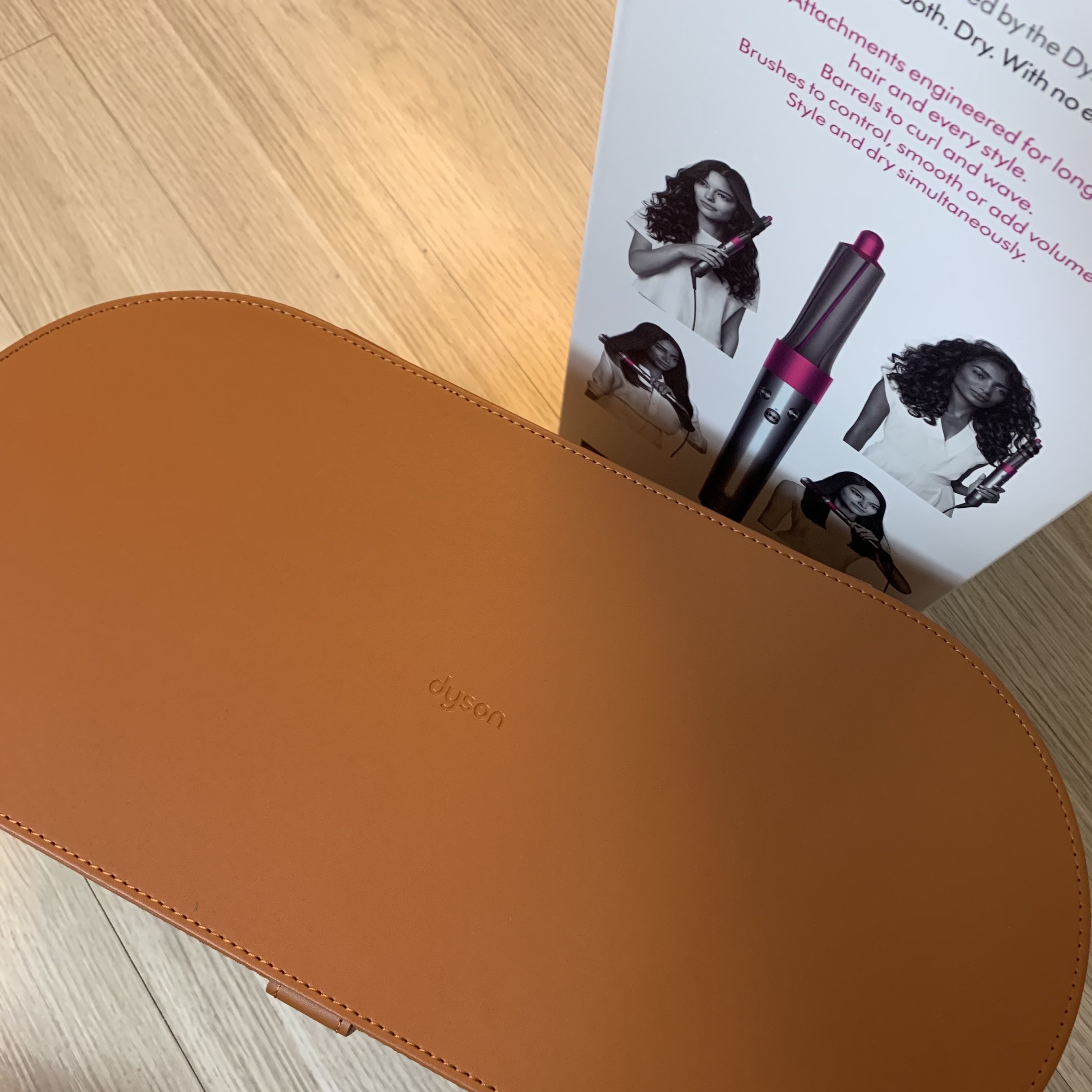 Dyson Airwrap Styler Complete Long Nickel Fuchsia (Korean Ver.) 착용 스타일 - 3