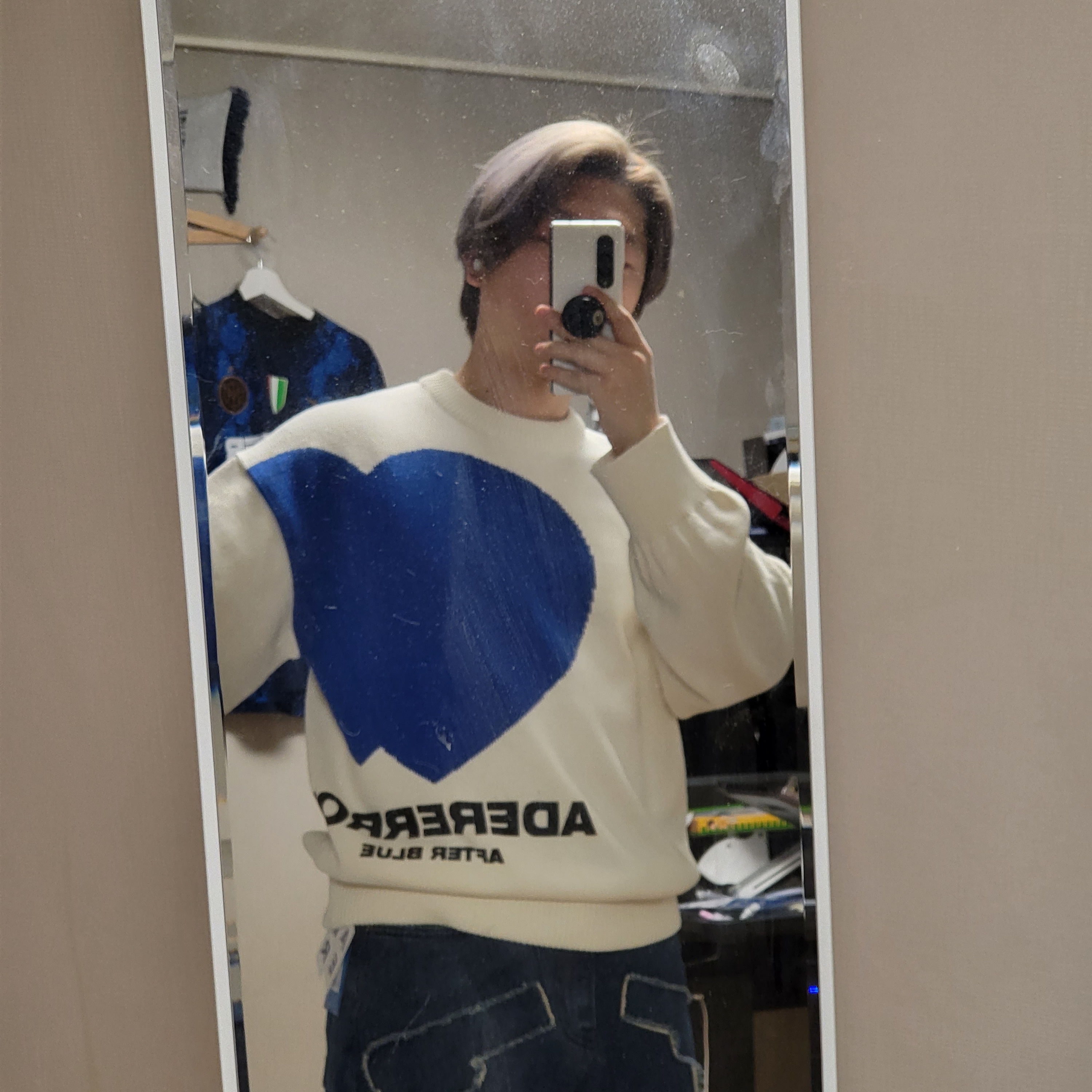 Ader Error Twin Heart Logo Knit Ivory 착용 스타일 - 2