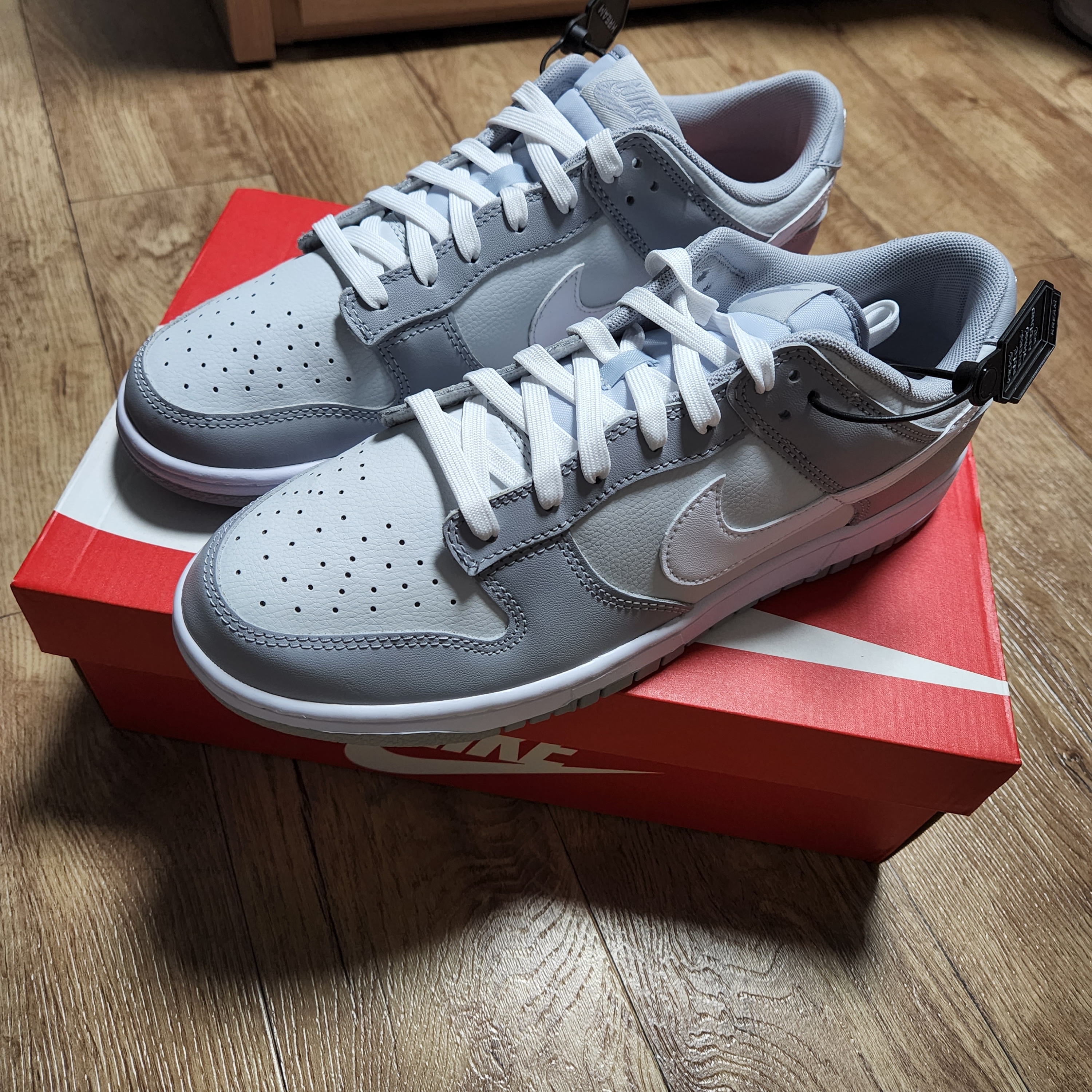 Nike Dunk Low Retro Wolf Grey 착용 스타일