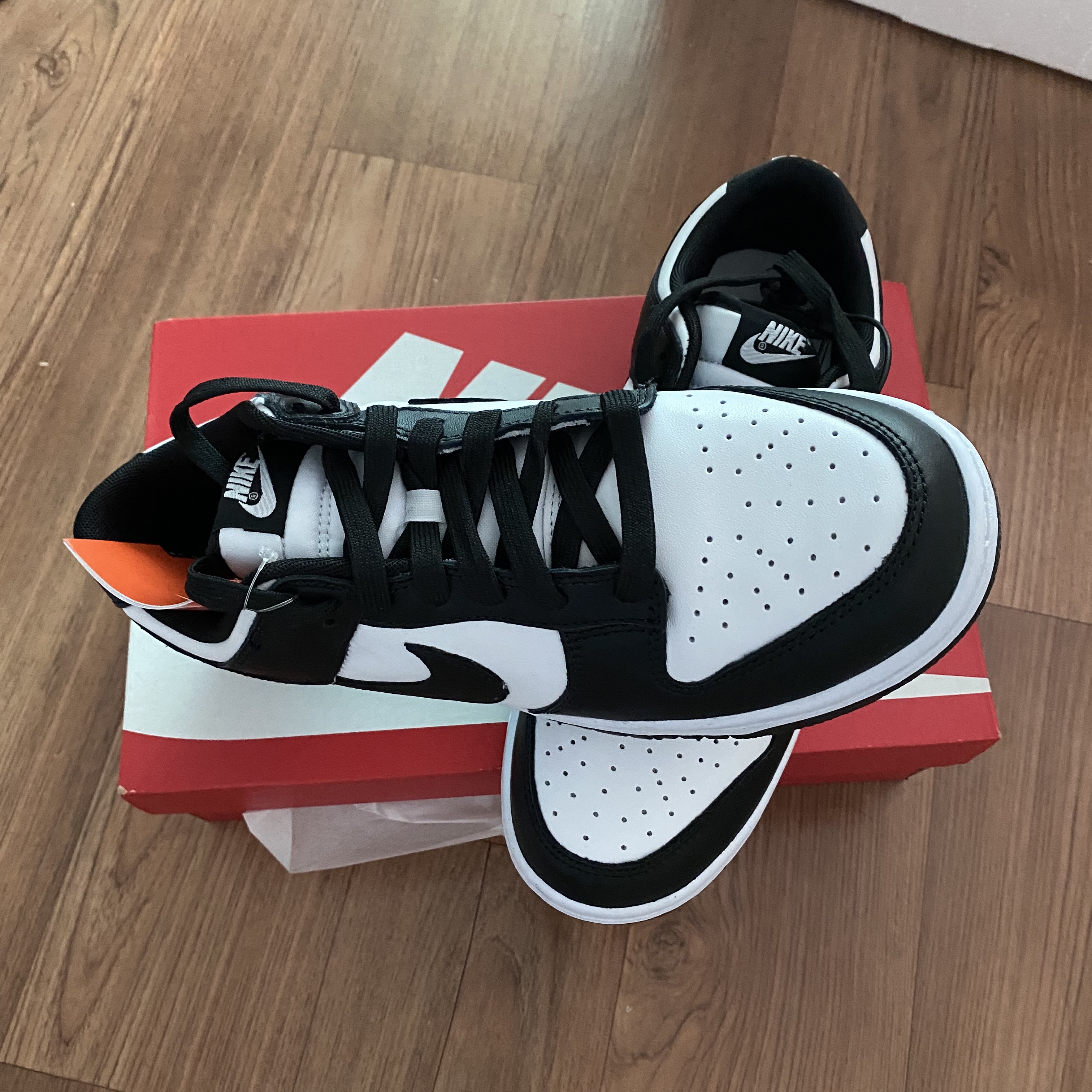 Nike Dunk Low Retro Black 착용 스타일
