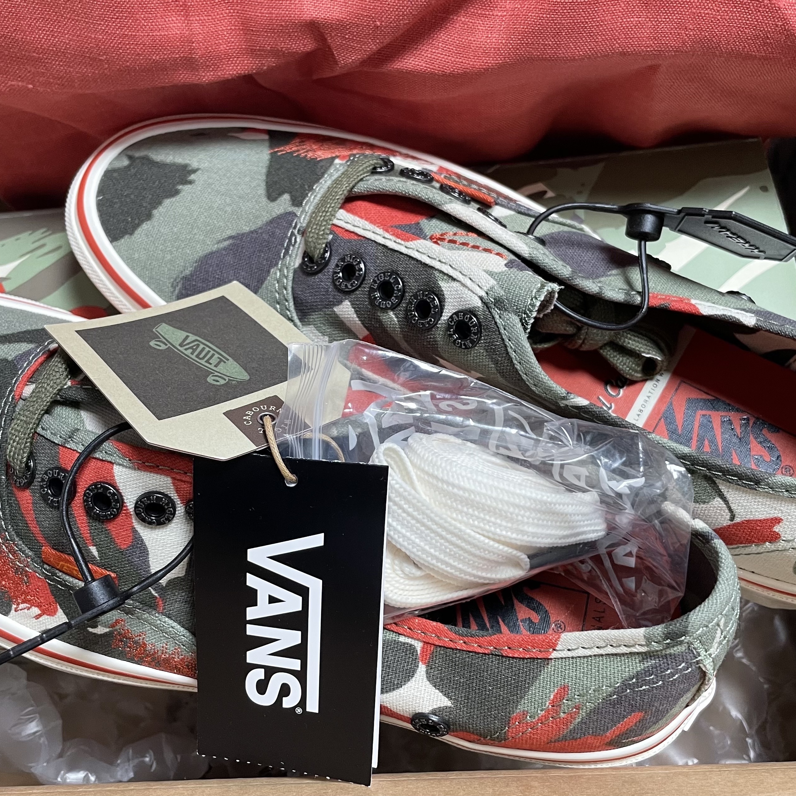 Vans Vault x Nigel Cabourn OG Authentic LX Army Green Camo 착용 스타일 - 1
