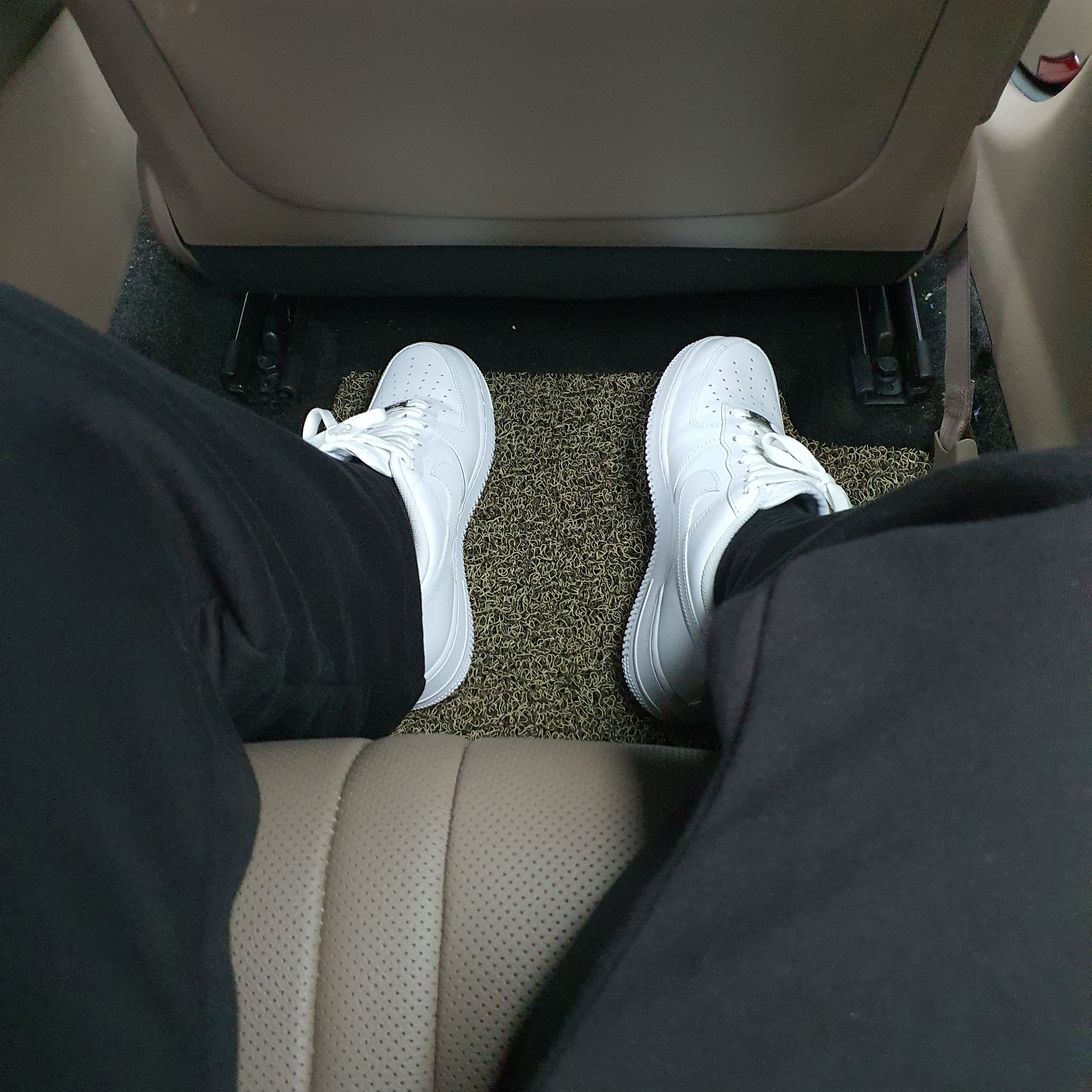 Nike Air Force 1 '07 Low White 착용 스타일