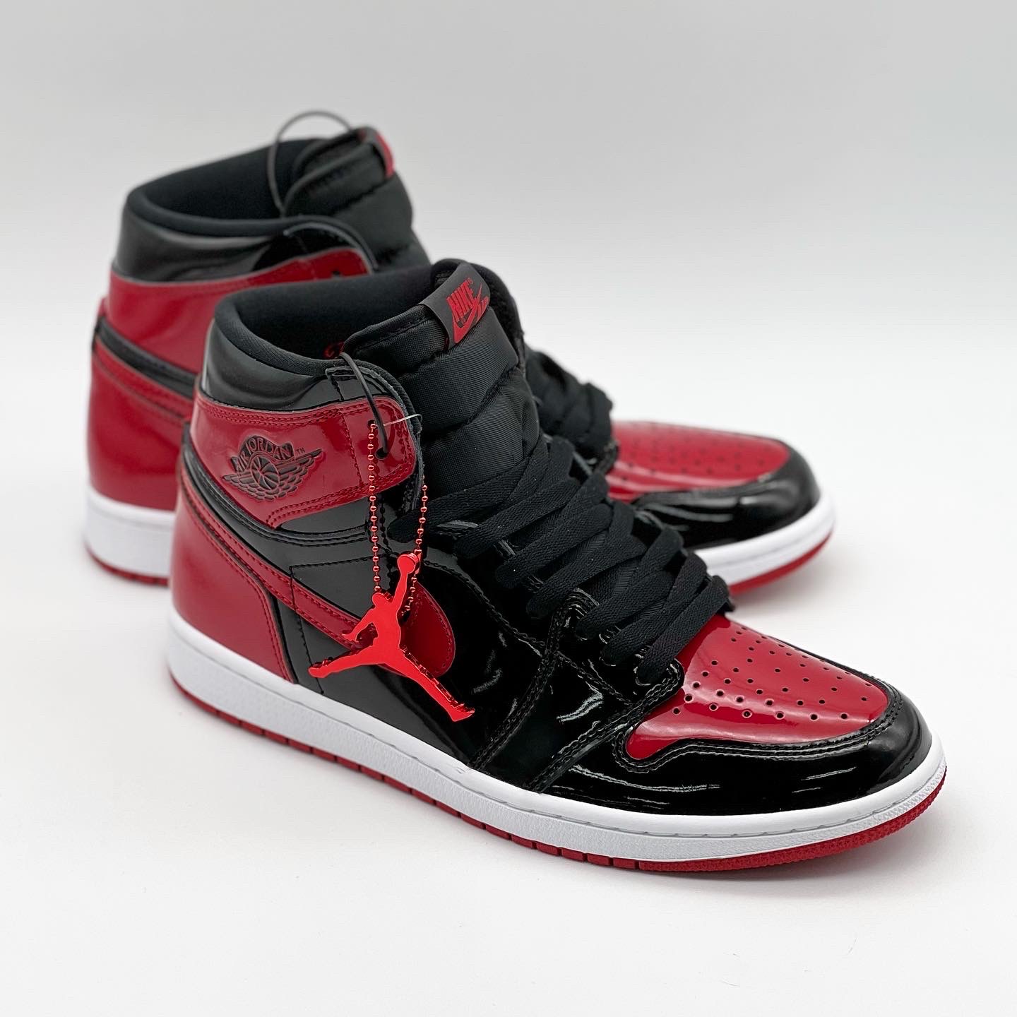 Jordan 1 Retro High OG Patent Bred 착용 스타일 - 2
