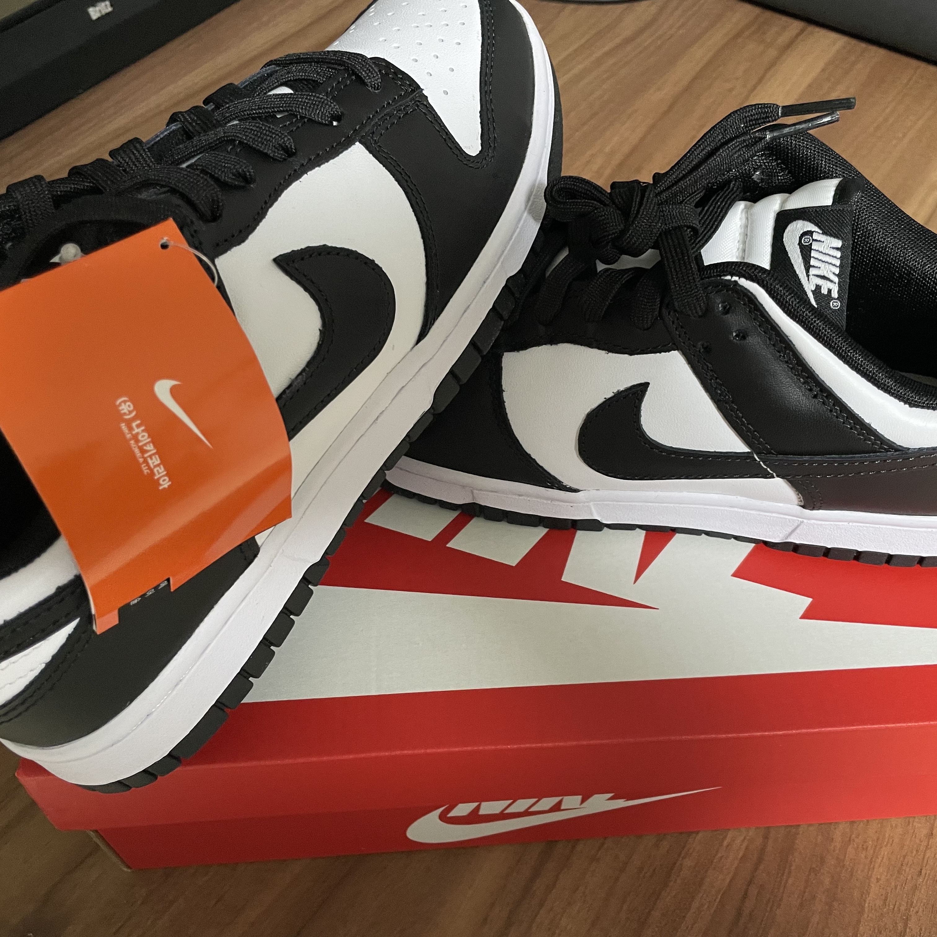 Nike Dunk Low Retro Black 착용 스타일 - 1
